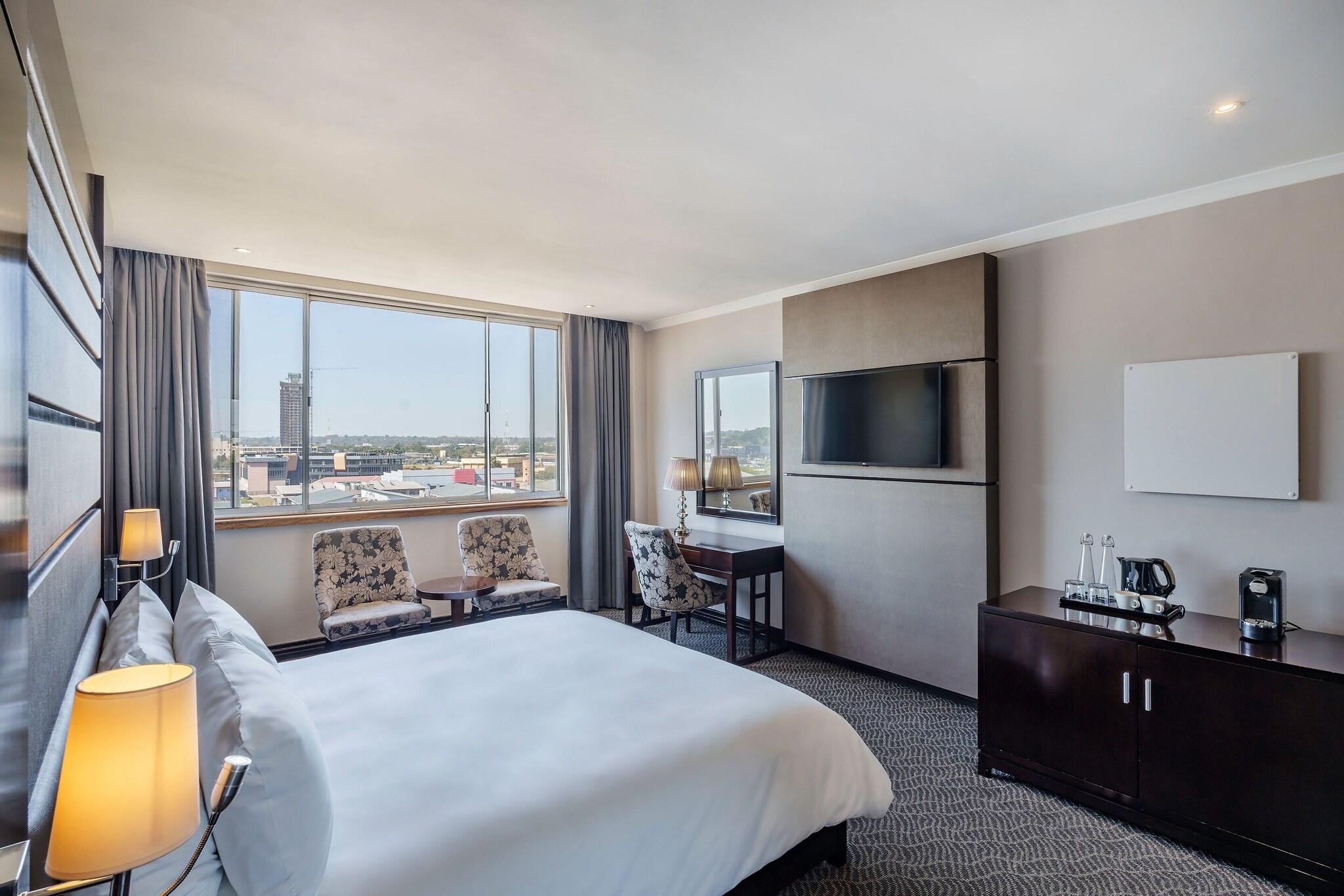 Double Club King Bed