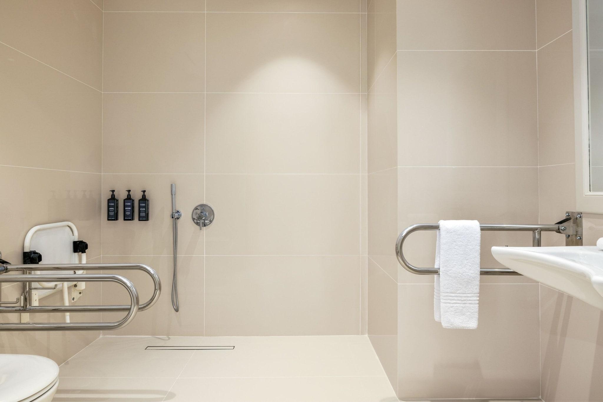 Double Deluxe King Bed