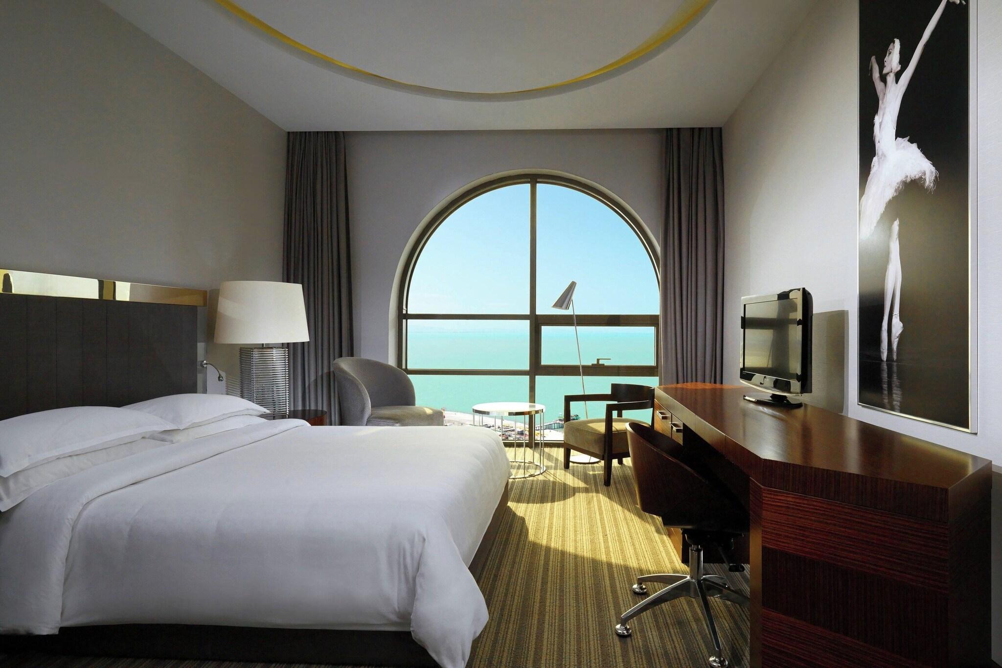 Double Deluxe King Bed