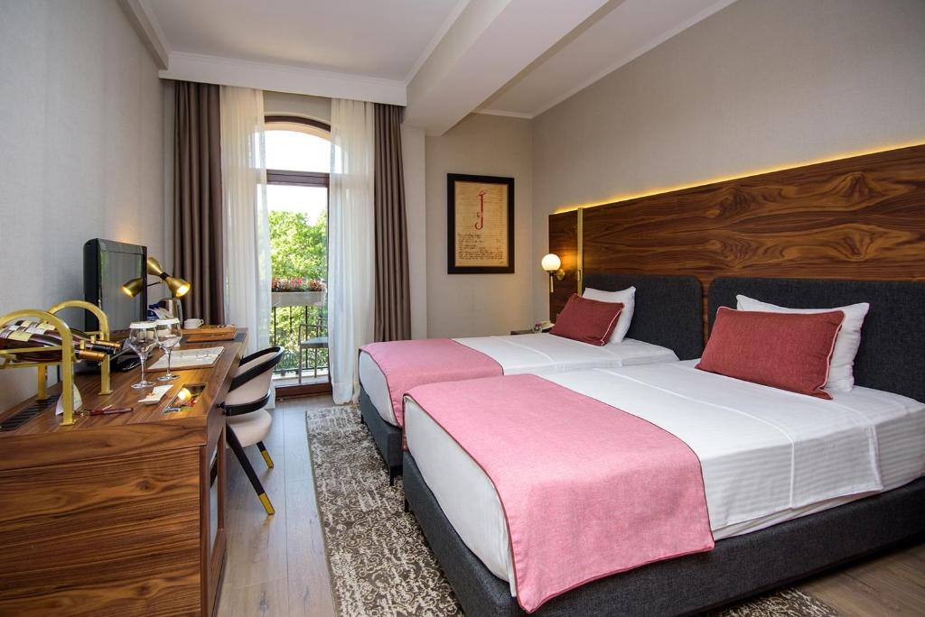 Twin Deluxe