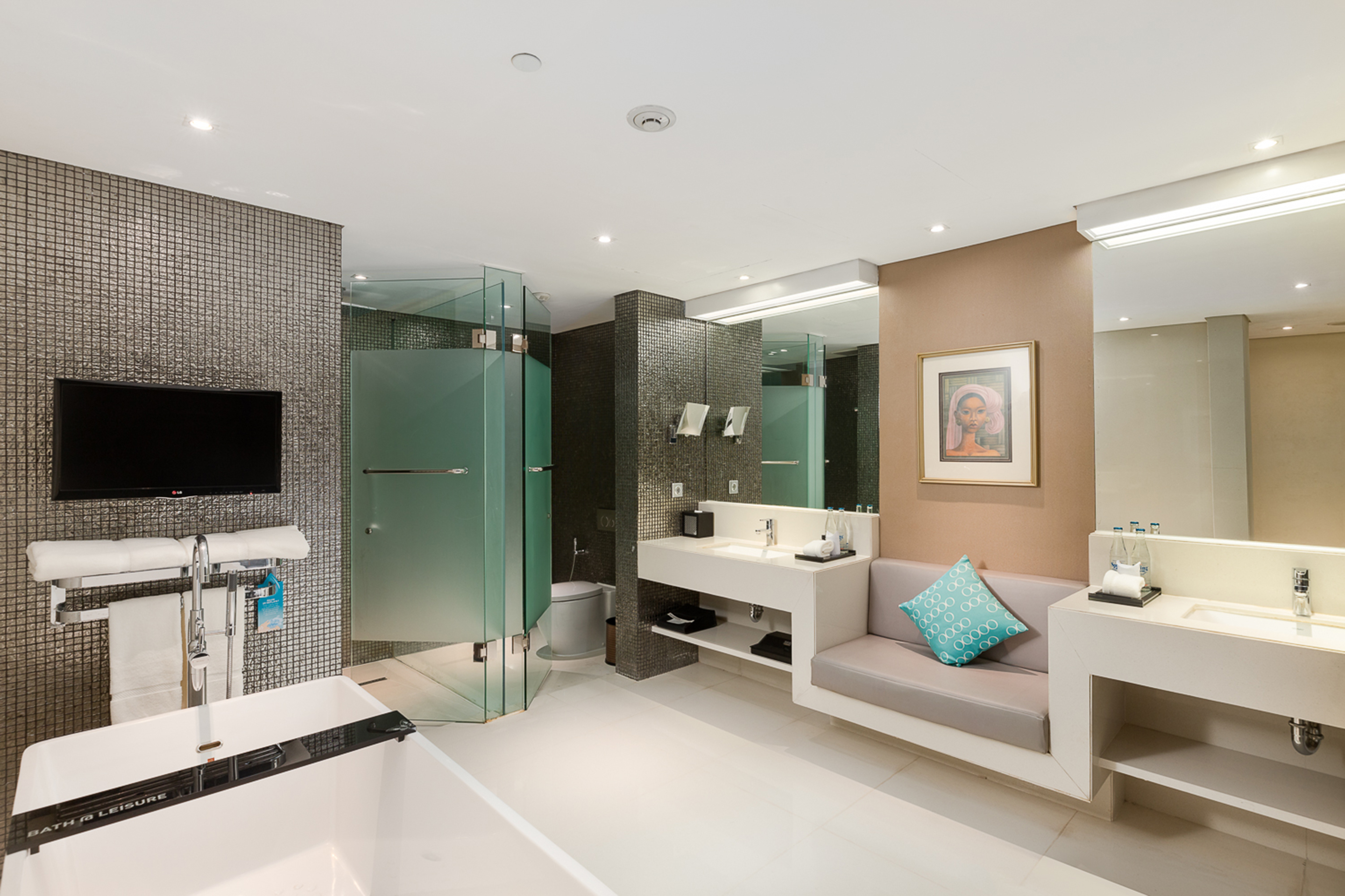 Junior Suite King Size Bed