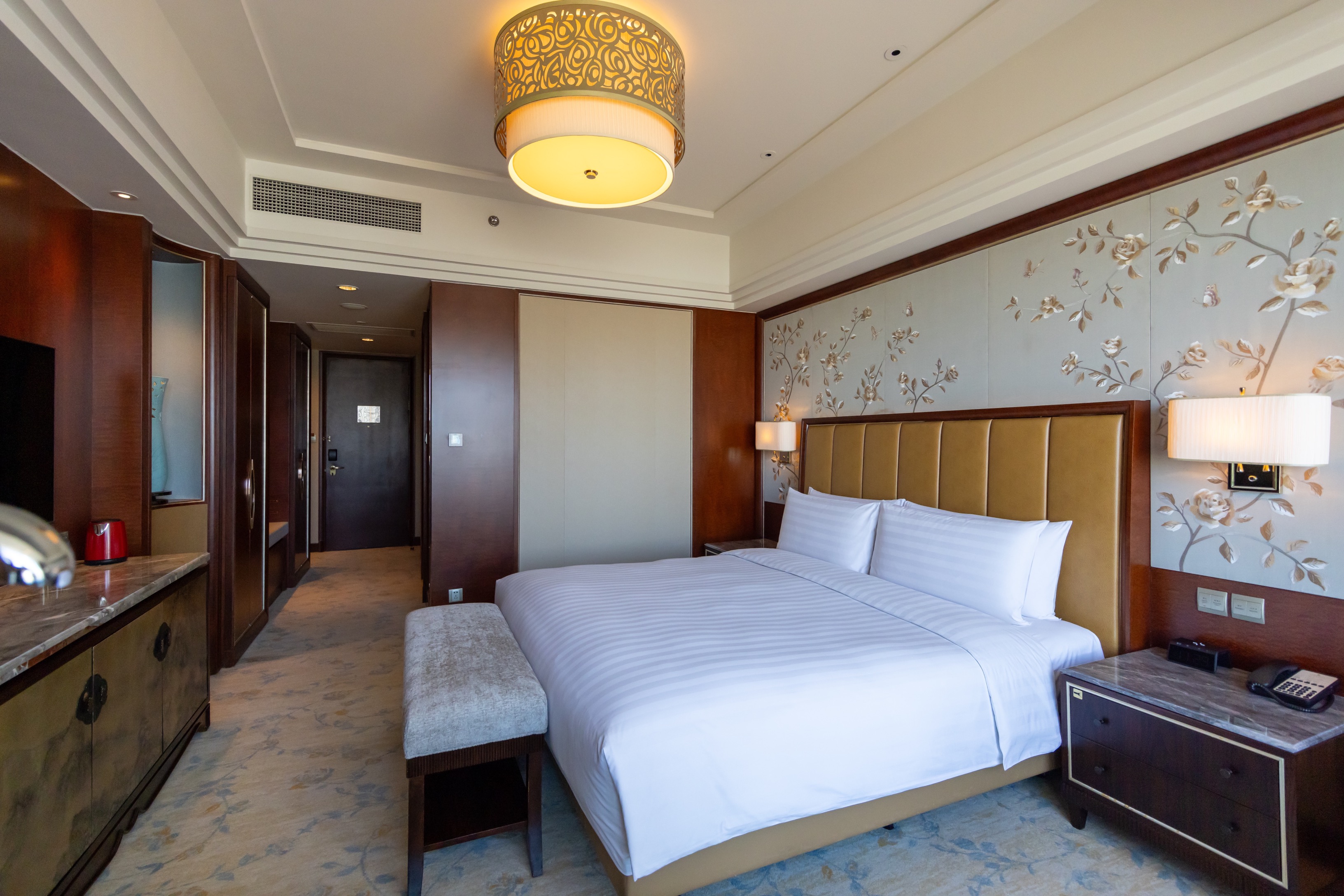 Room Deluxe King Bed