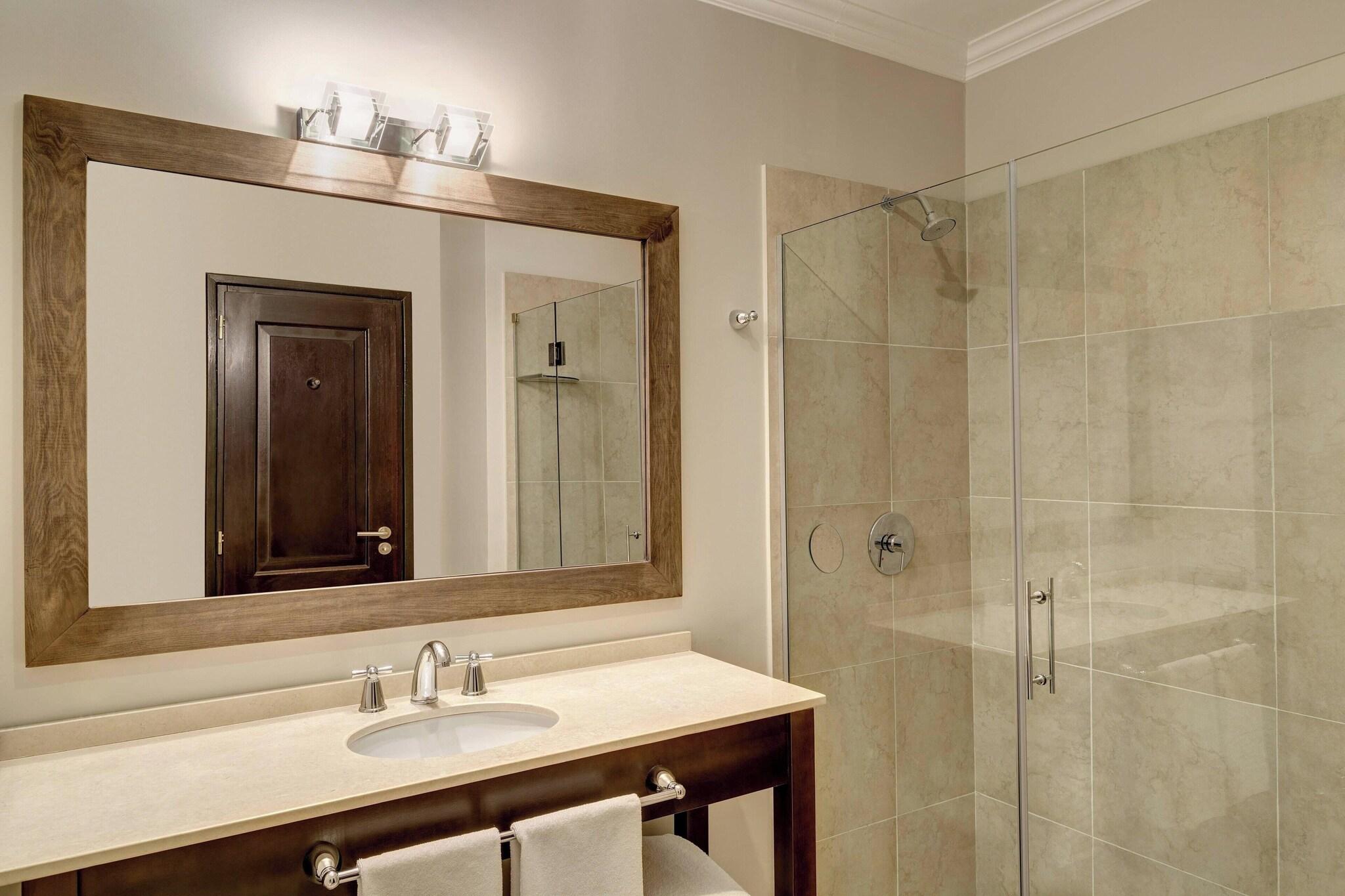 Family Room King Bed Two Bedrooms