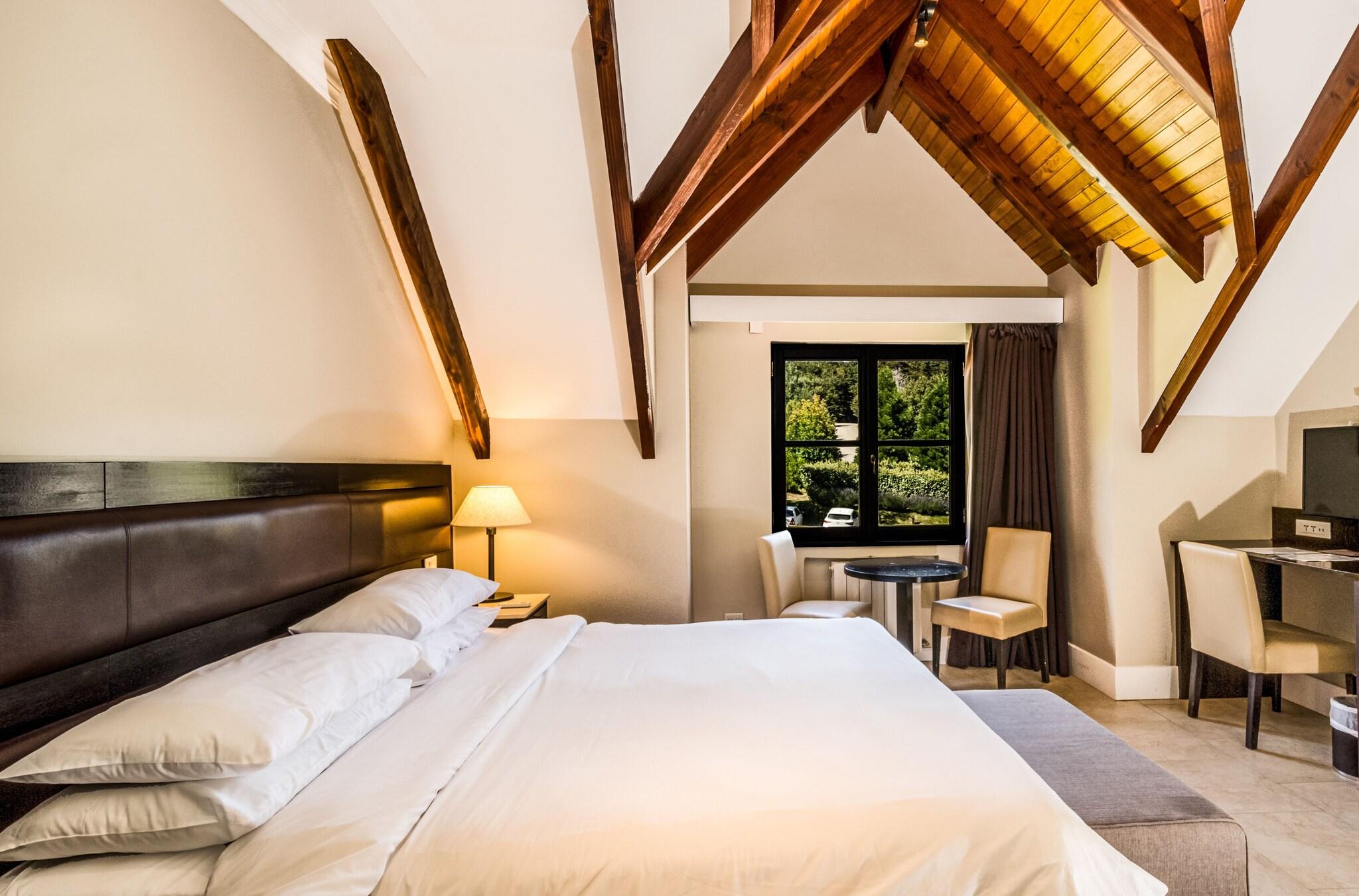 Family Room King Bed Two Bedrooms