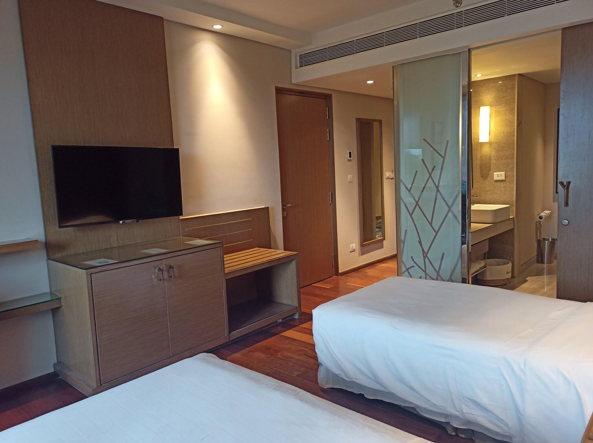 Double Deluxe Queen Bed