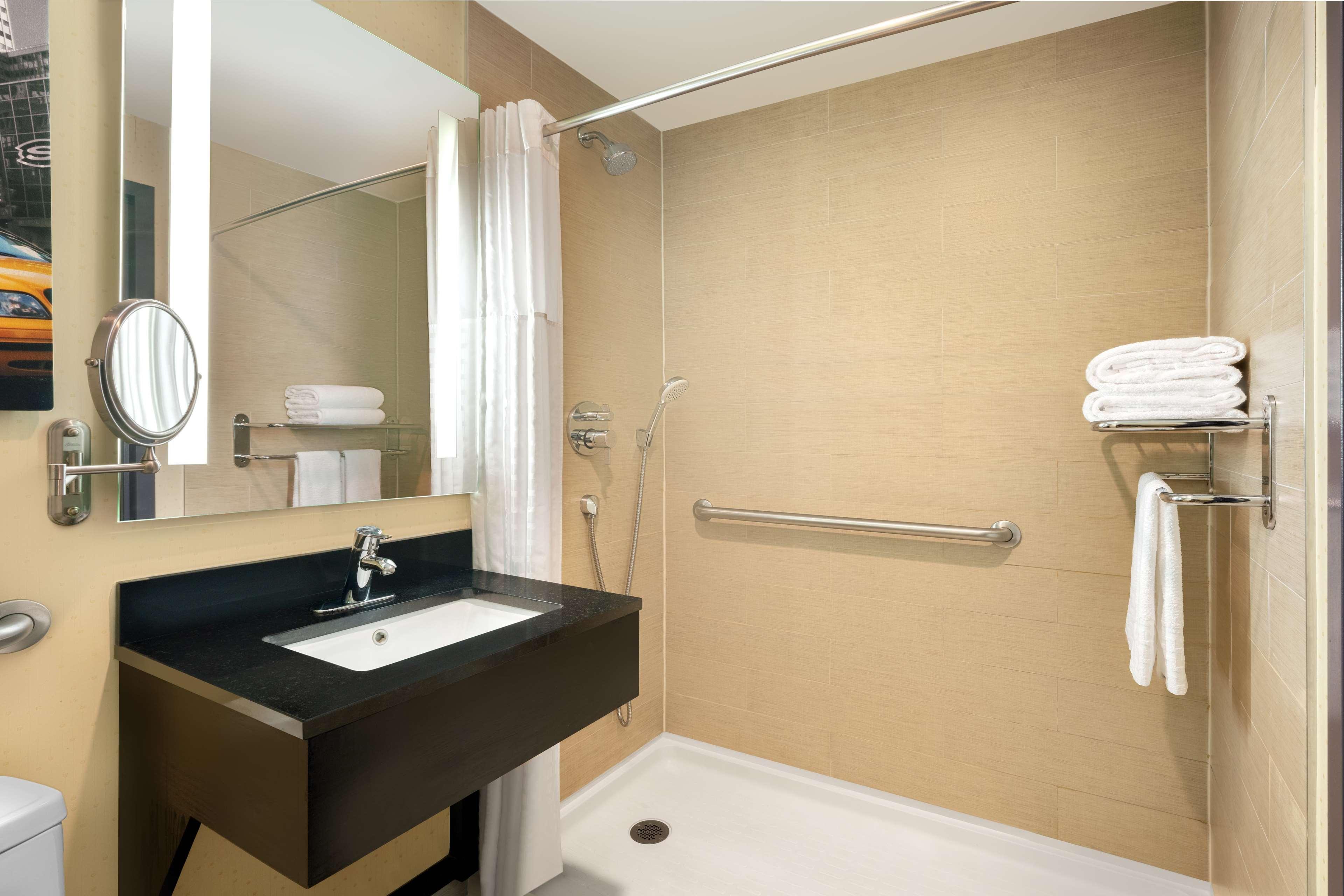 Room Queen Bed Non Smoking