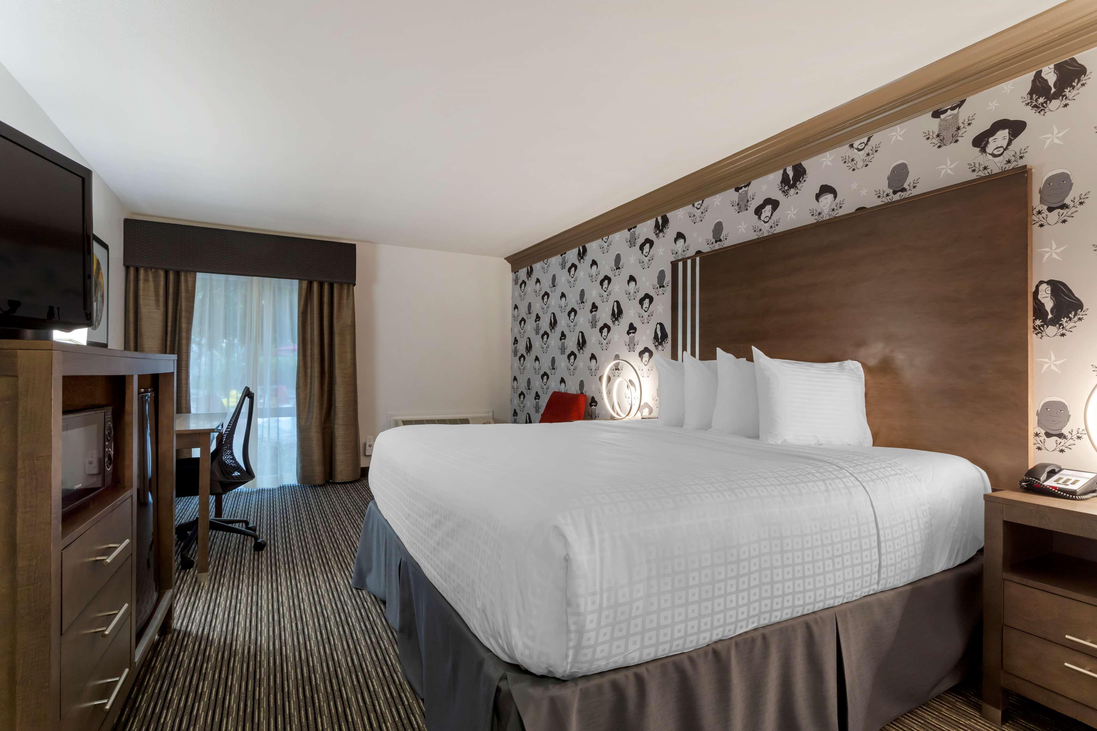 Double King Bed Non Smoking