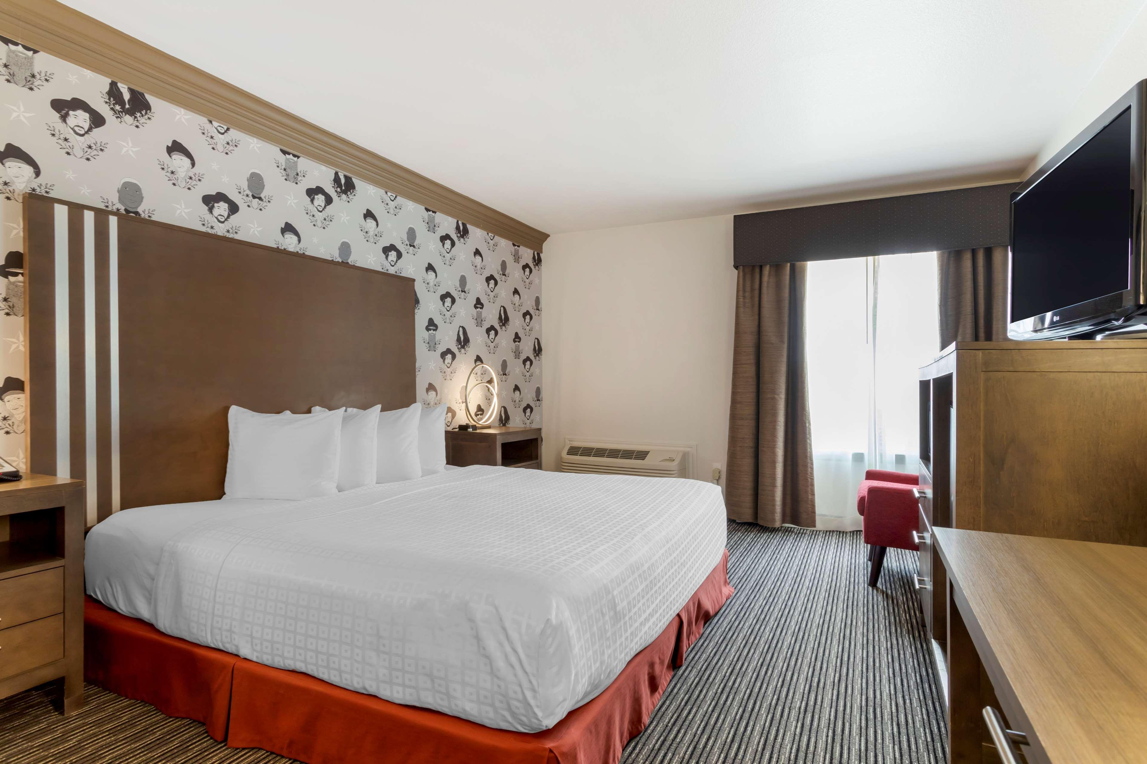 Room Accessible King Size Bed