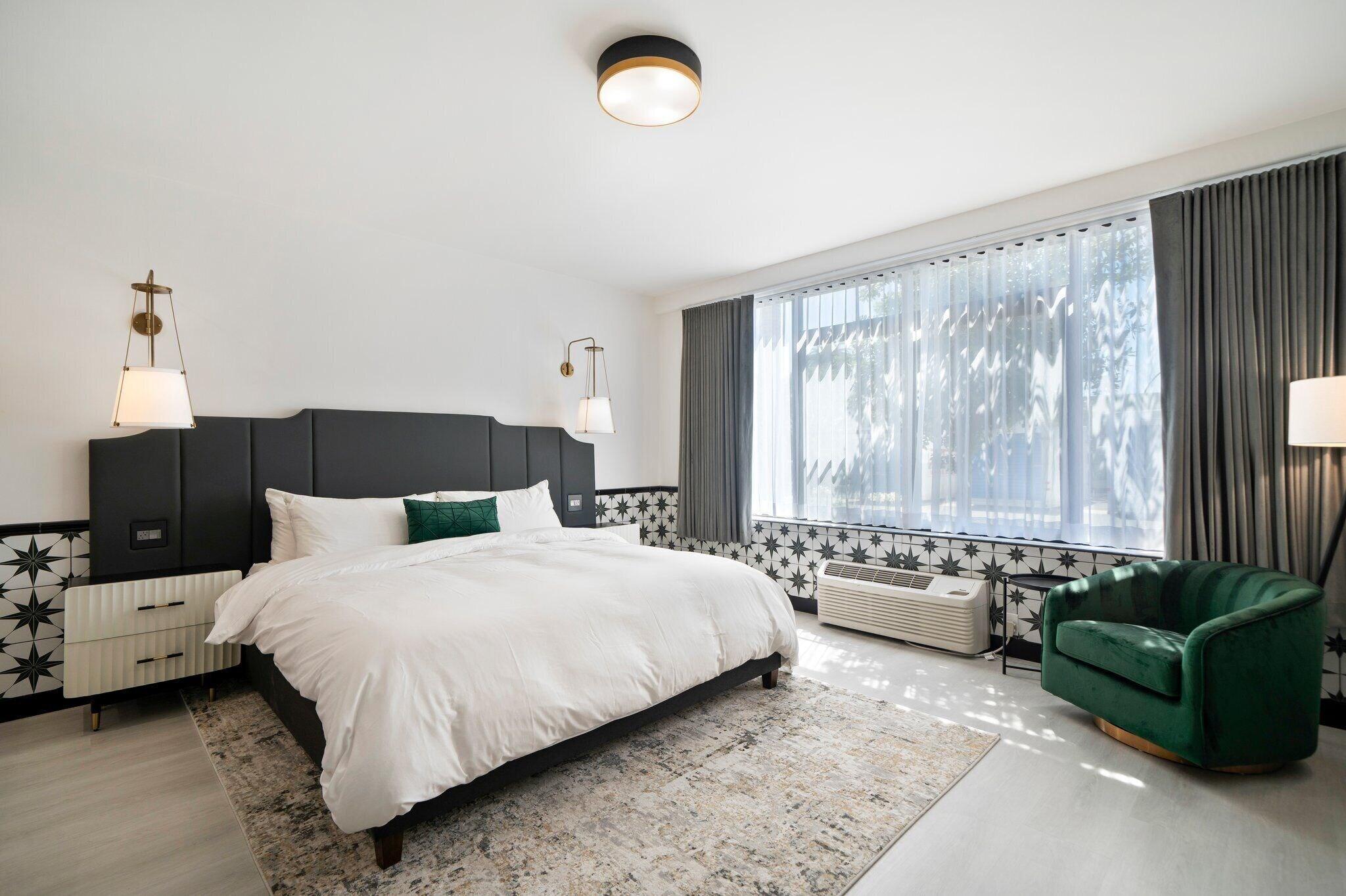 Double Deluxe King Bed