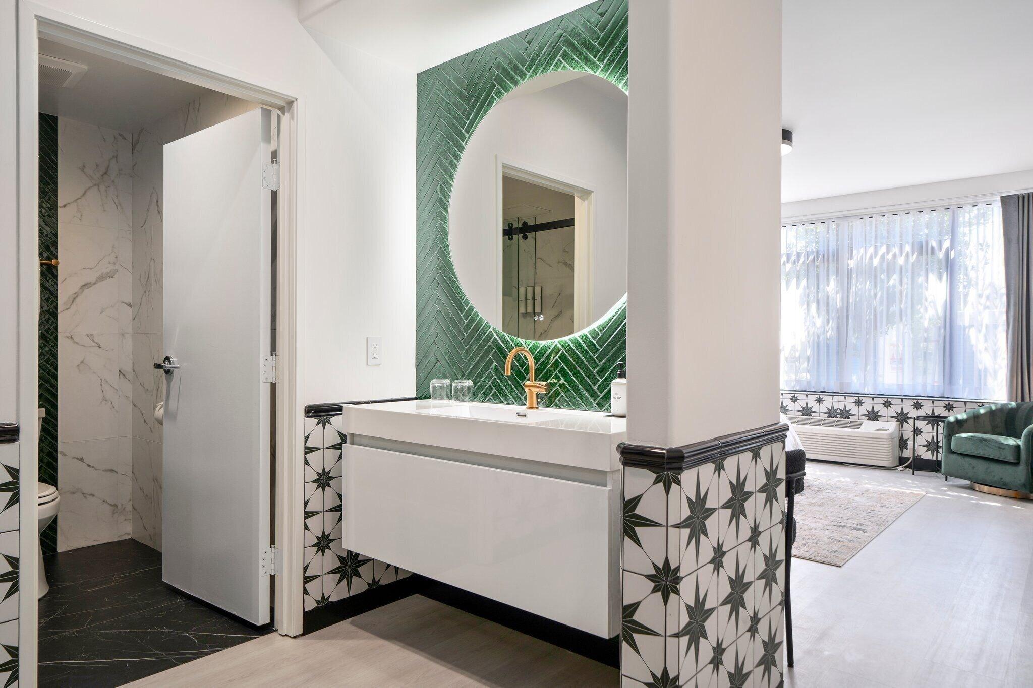 Double Deluxe King Bed