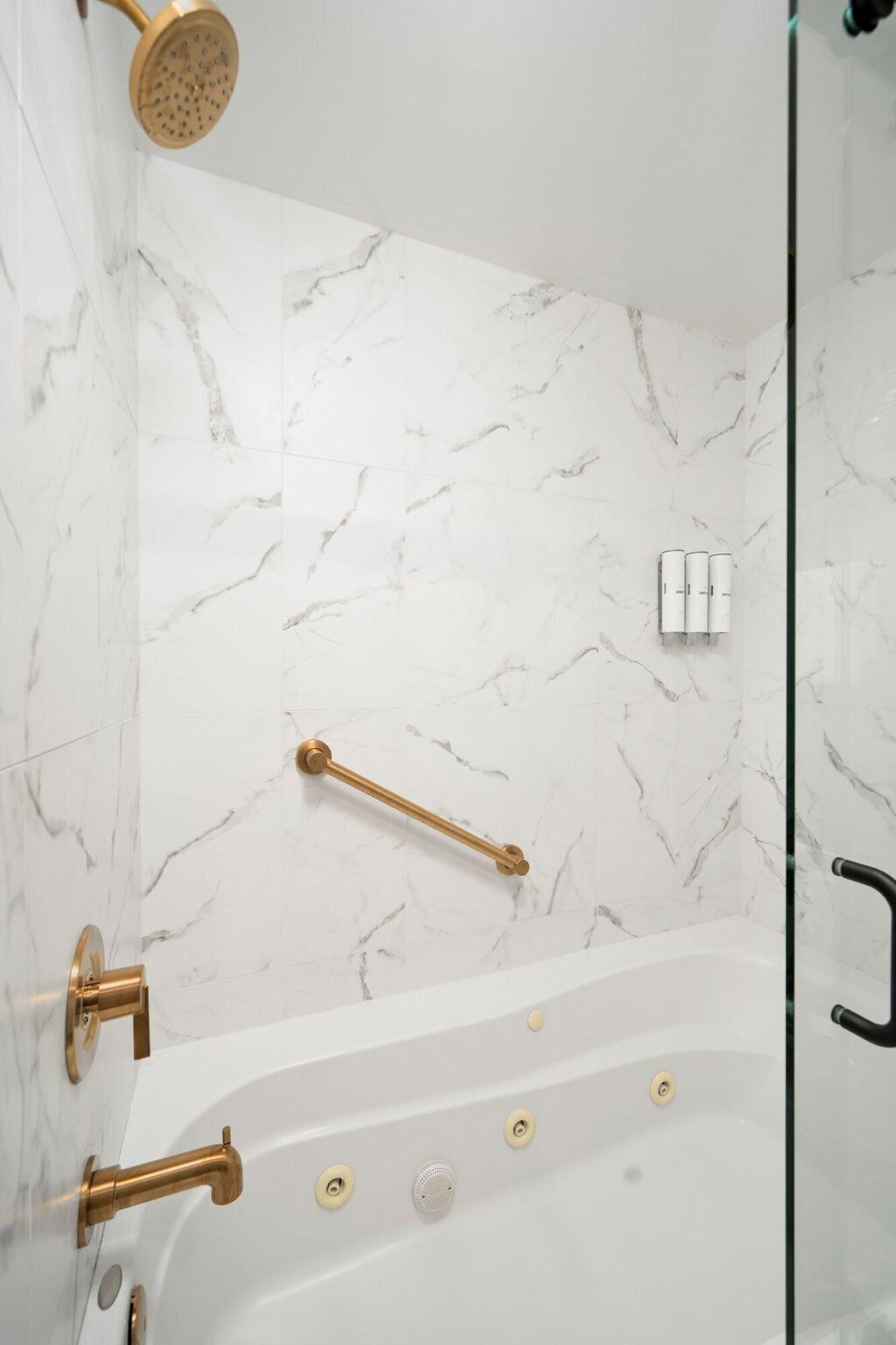 Room Deluxe King Bed