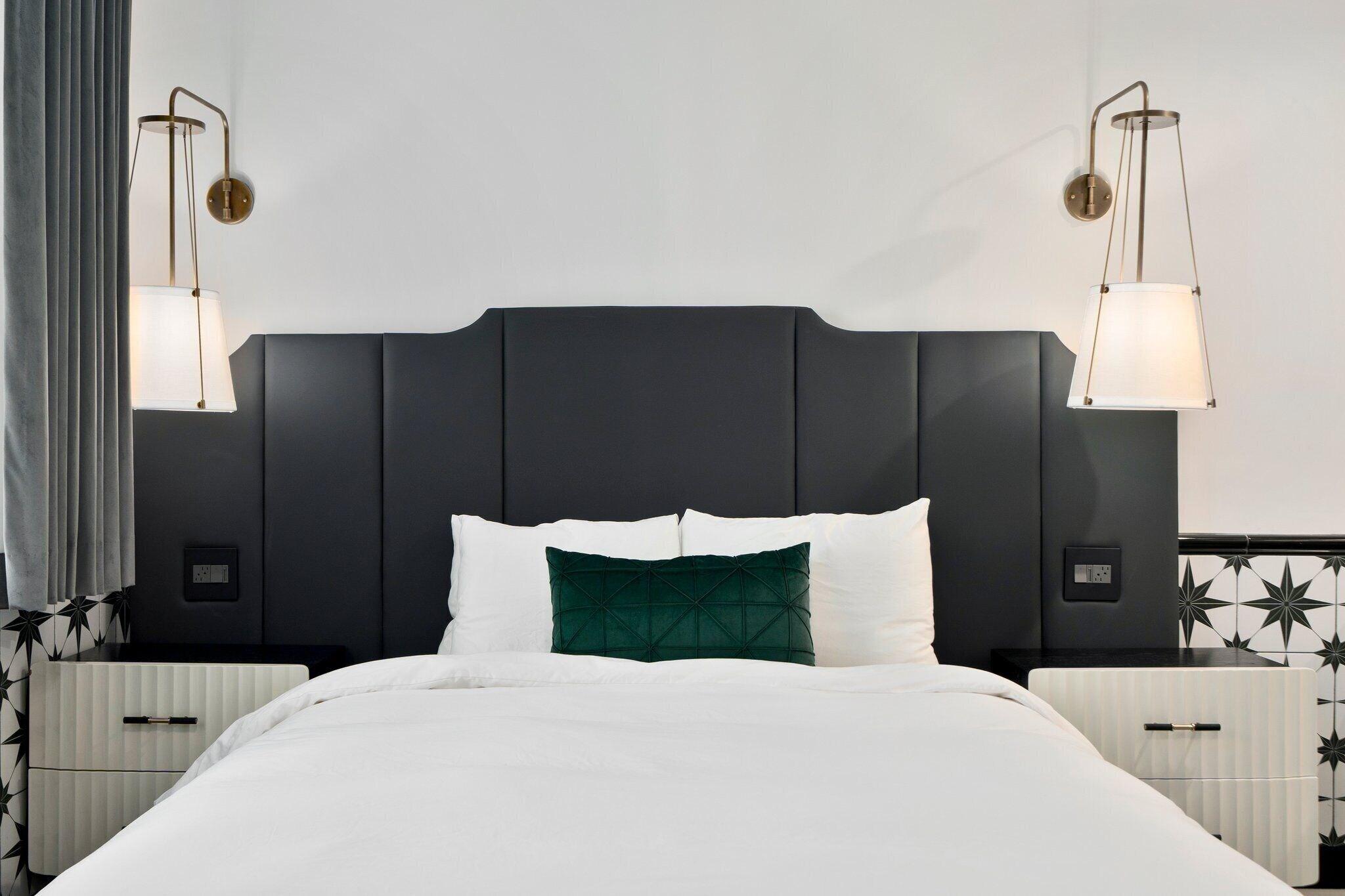 Double Deluxe Queen Bed