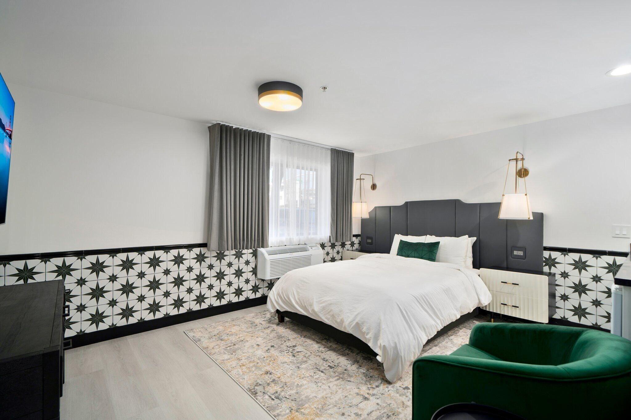 Double Deluxe Queen Bed