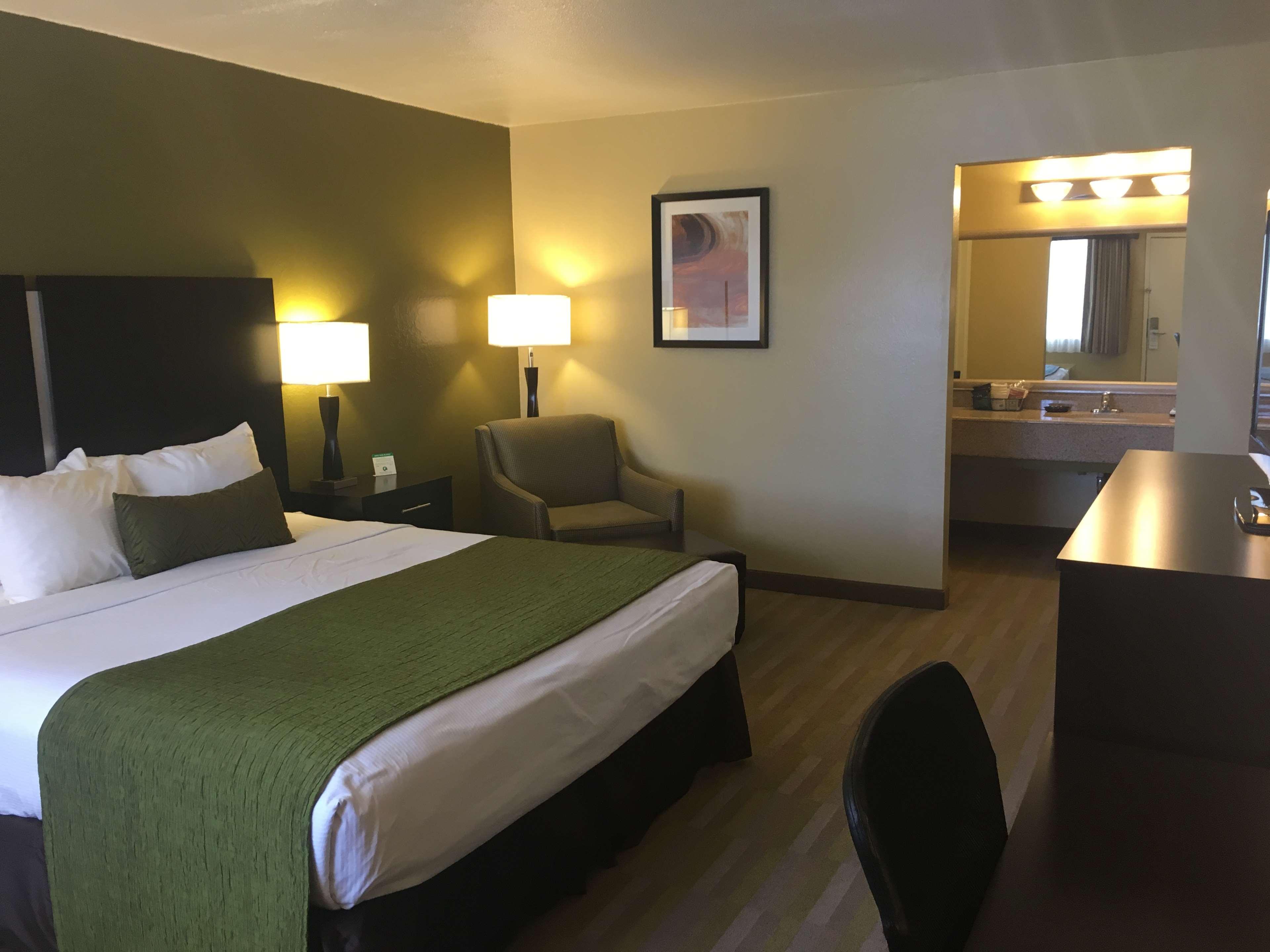 Room King Bed Non Smoking