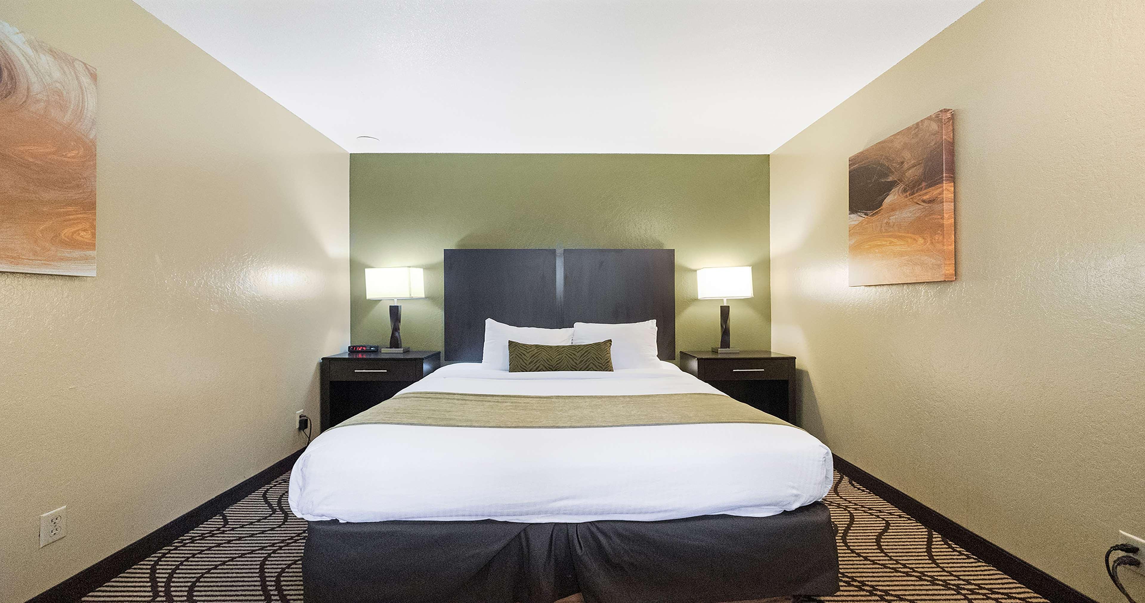 Suite Two Queen Beds