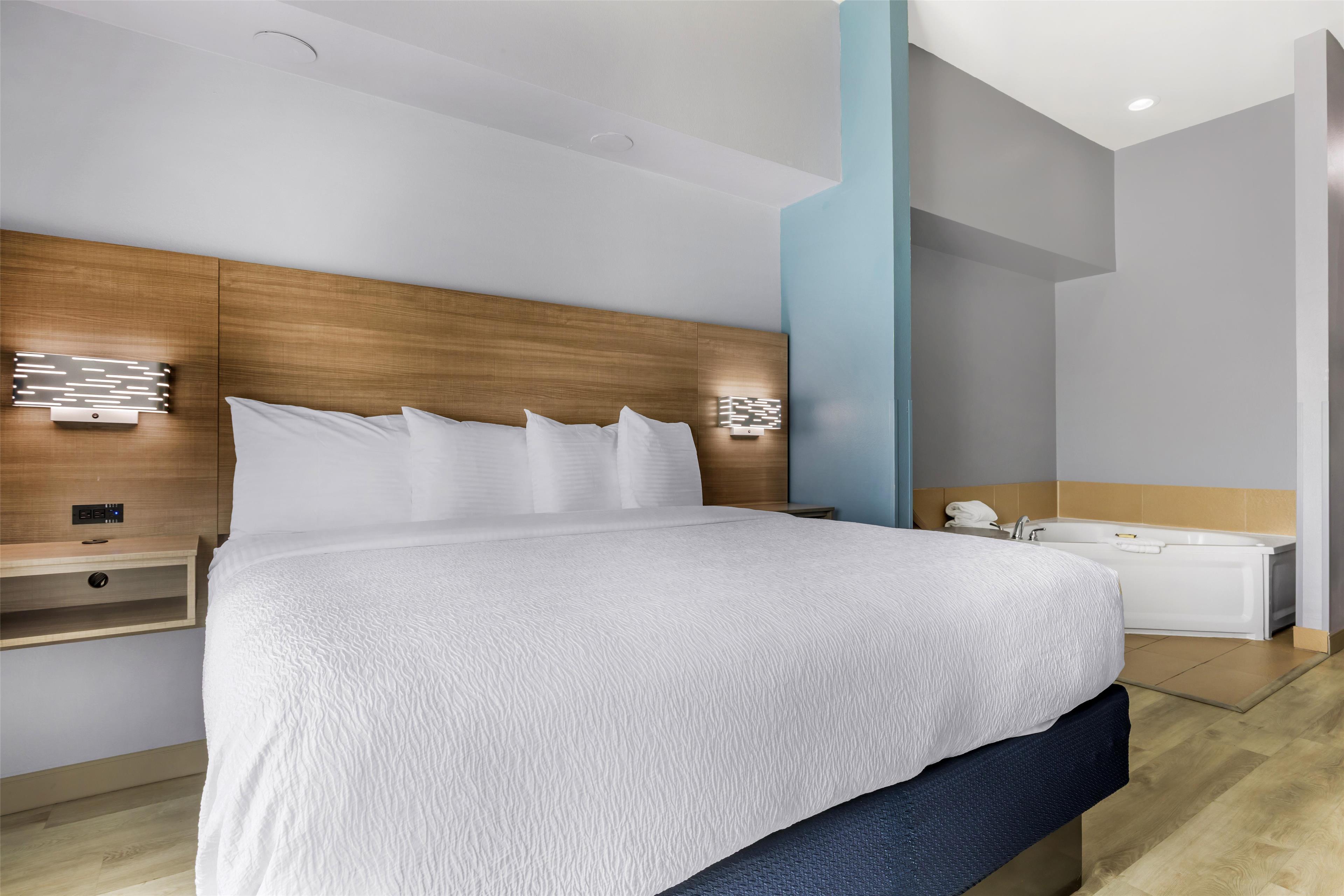 Room King Bed Non Smoking