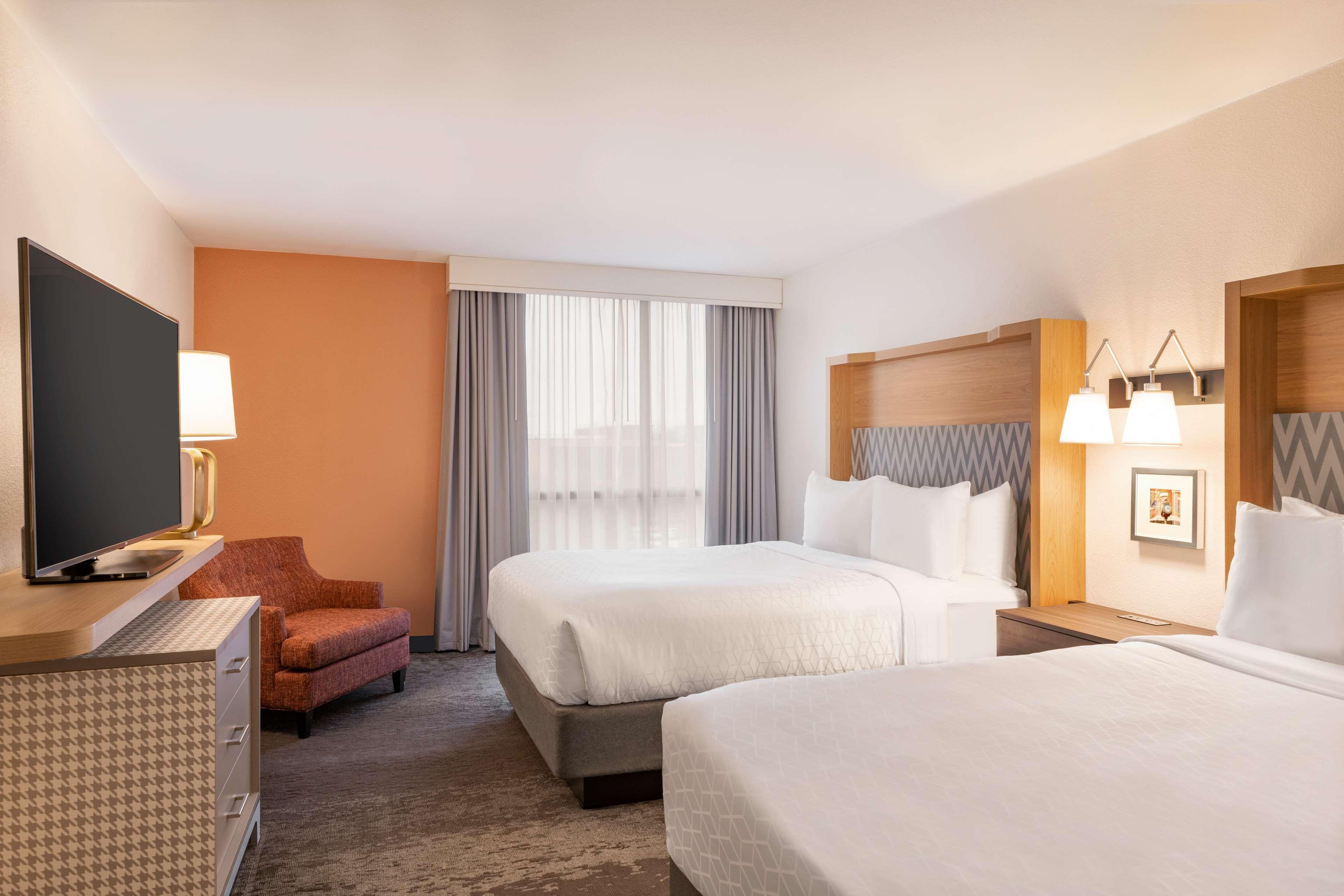 Suite Two Queen Beds