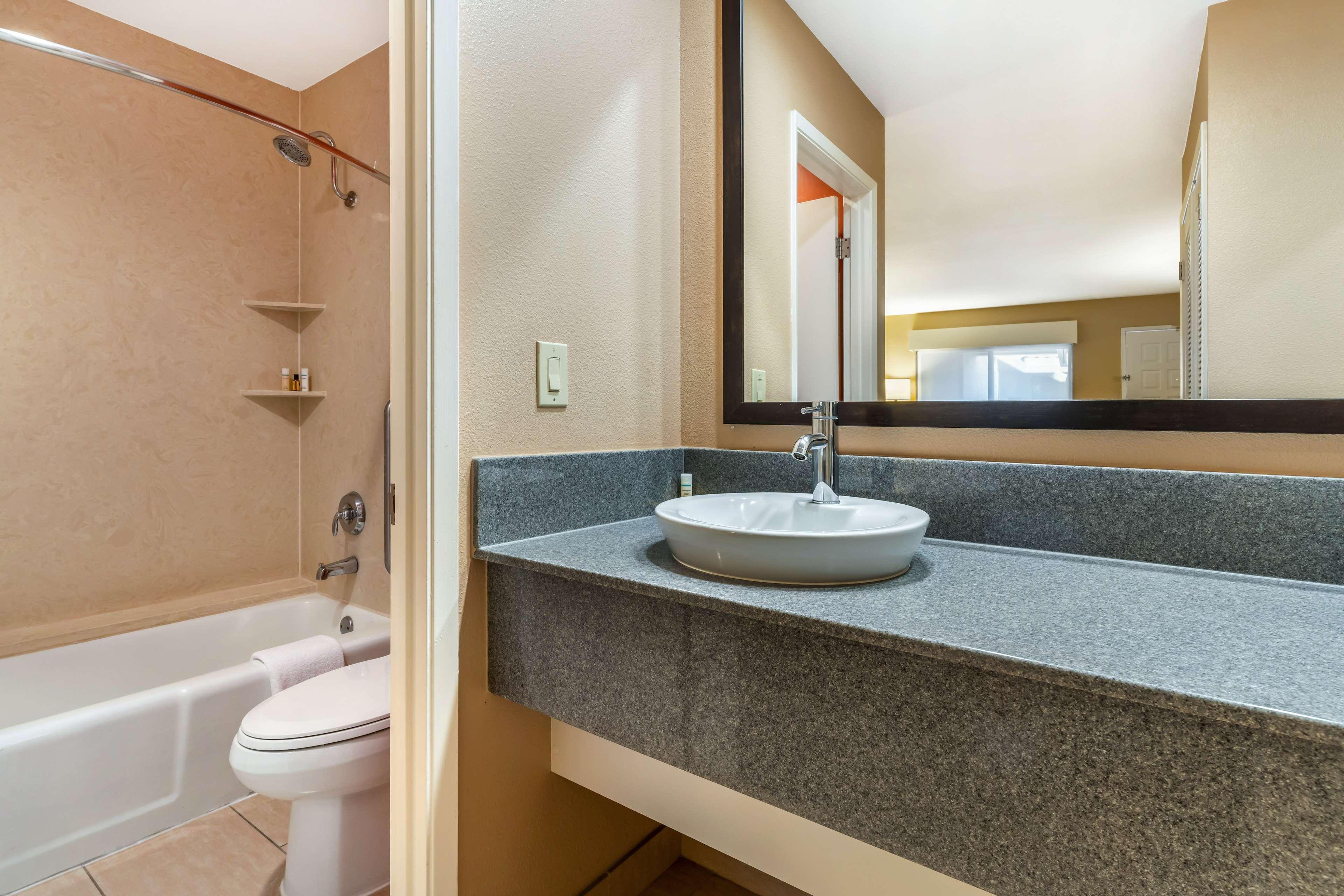 Double King Bed Non Smoking