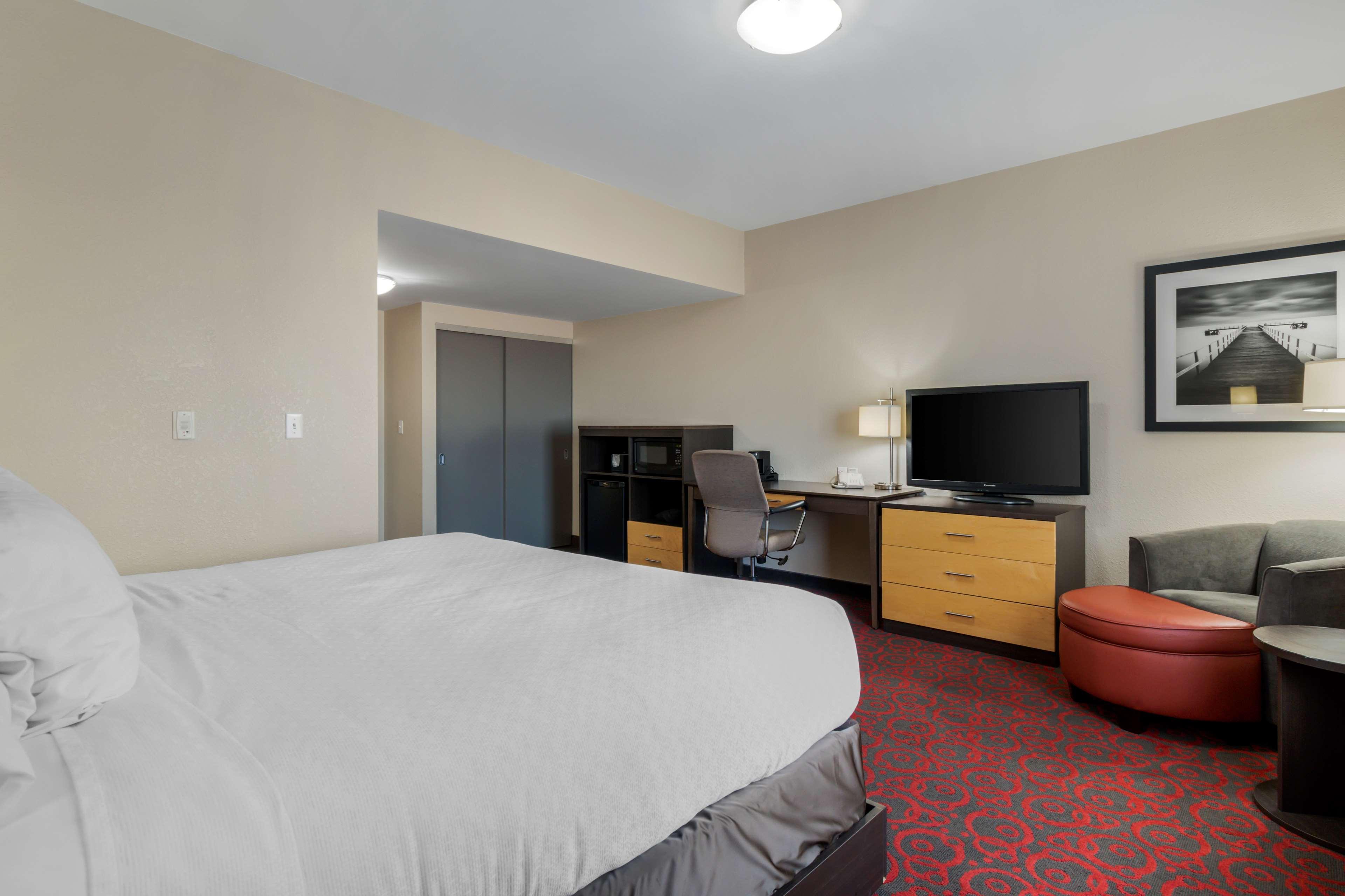 Room Accessible-queen Size Bed