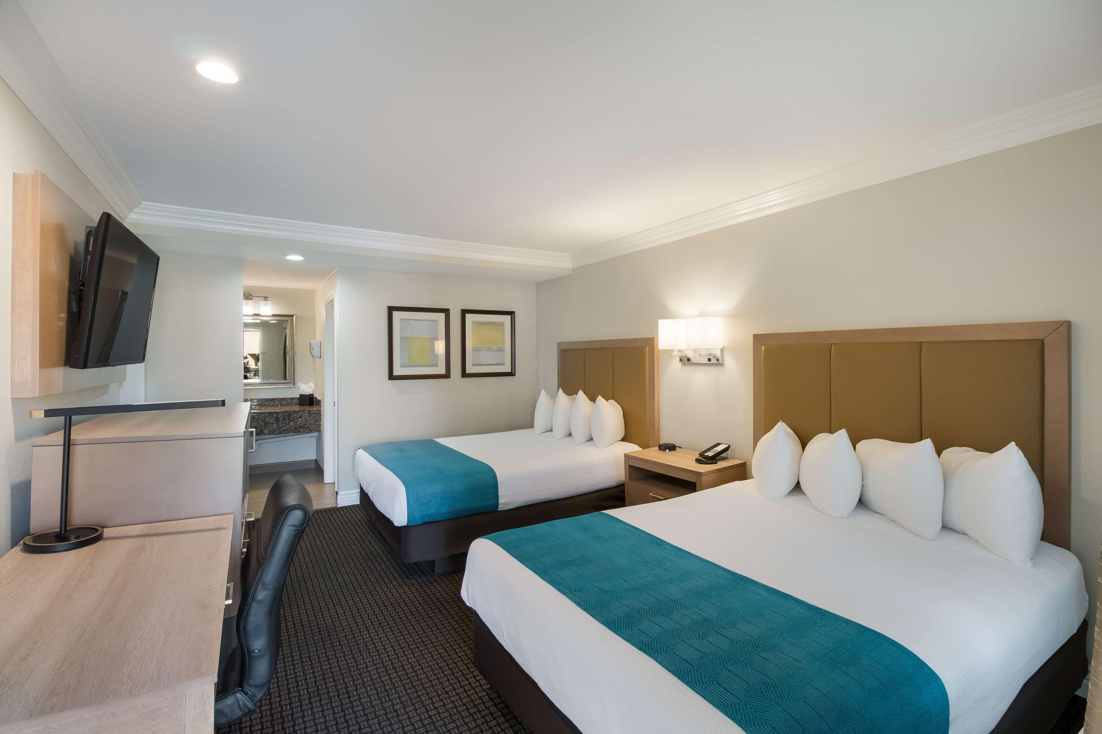 Suite Two Queen Beds