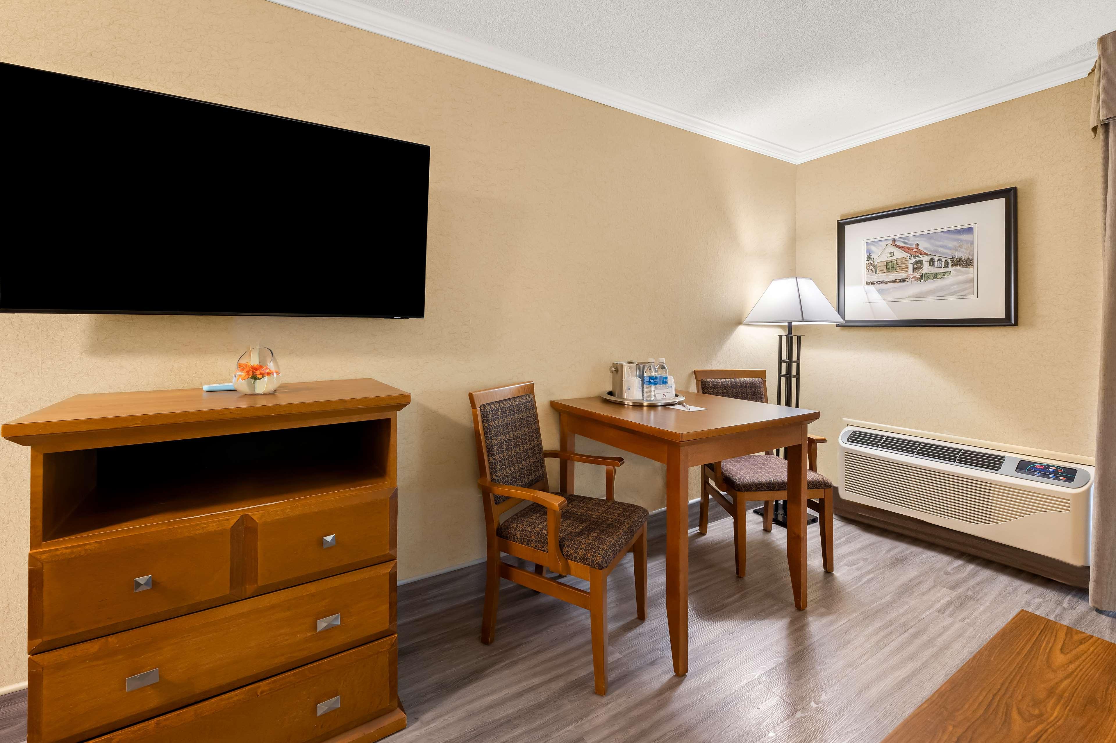 Suite Two Double Beds Non Smoking