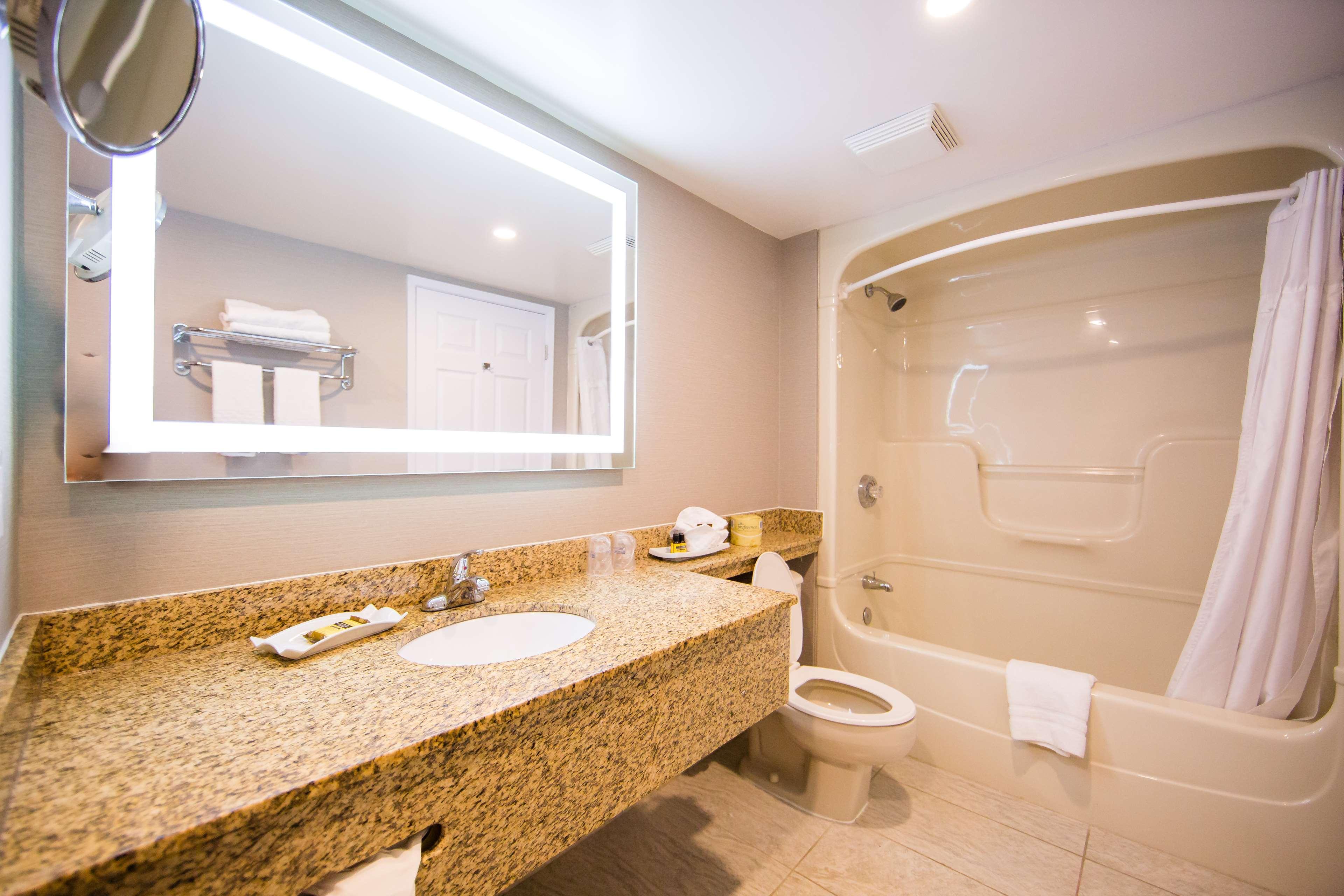 Double King Bed Non Smoking