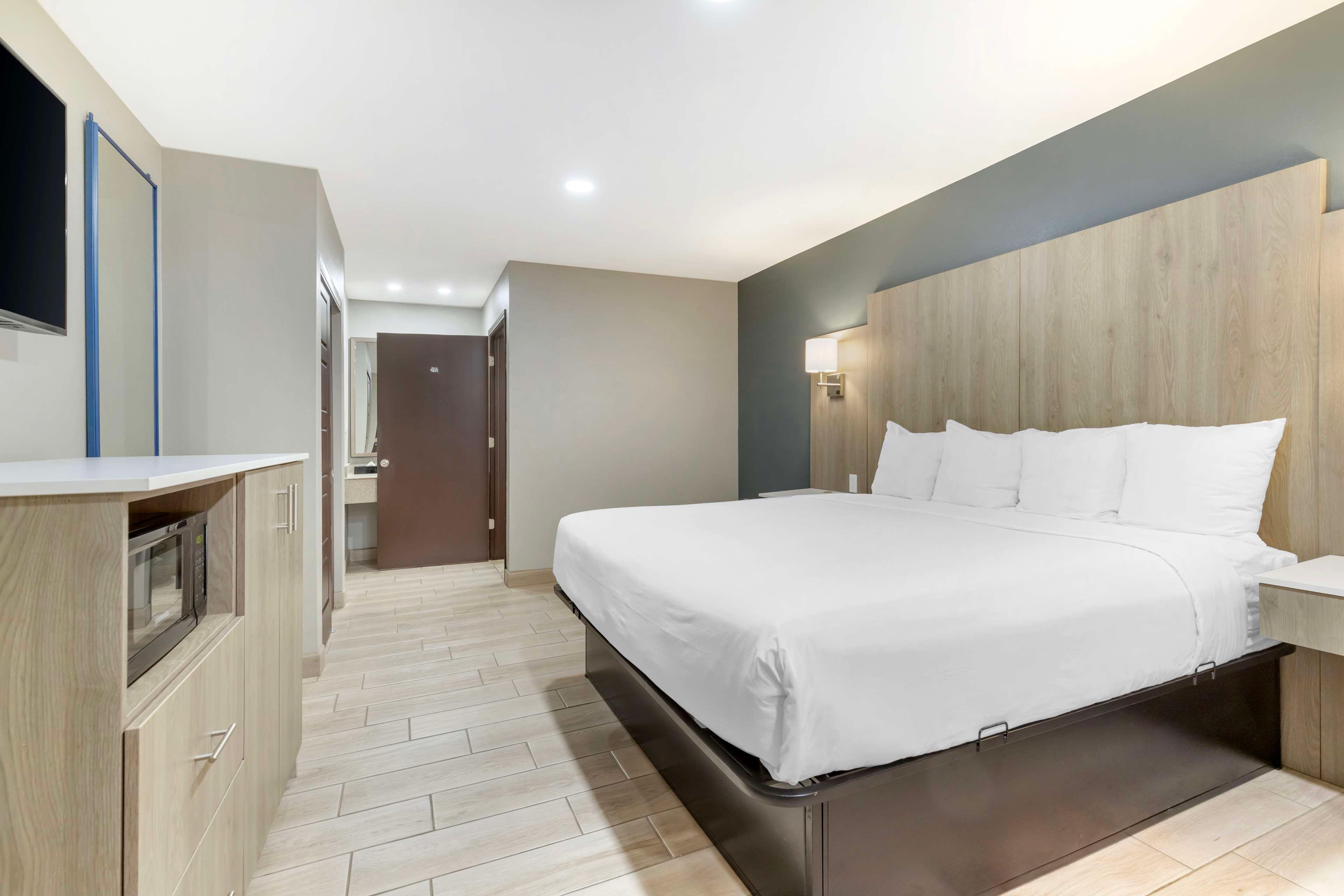 Junior Suite King Size Bed