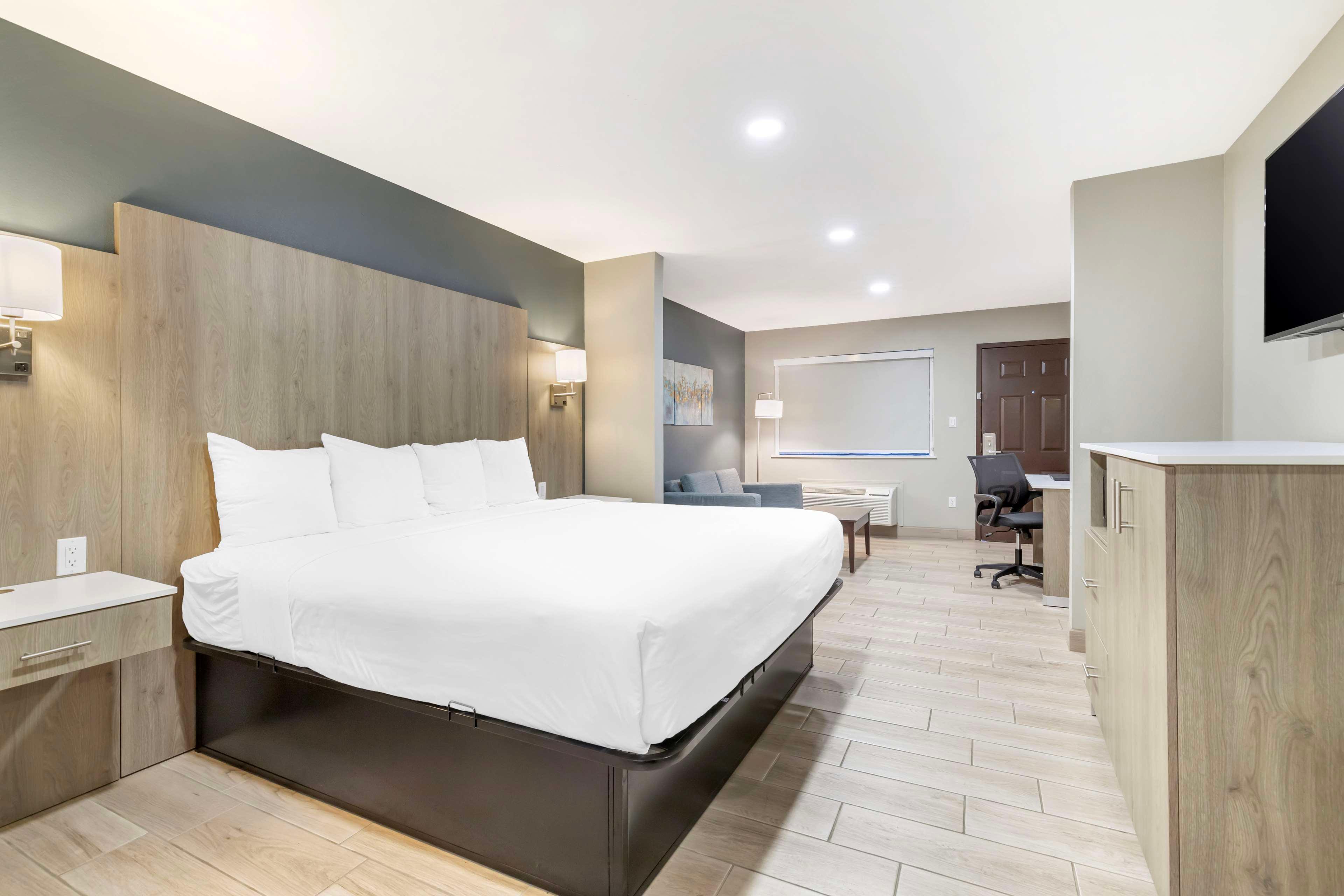 Junior Suite King Size Bed