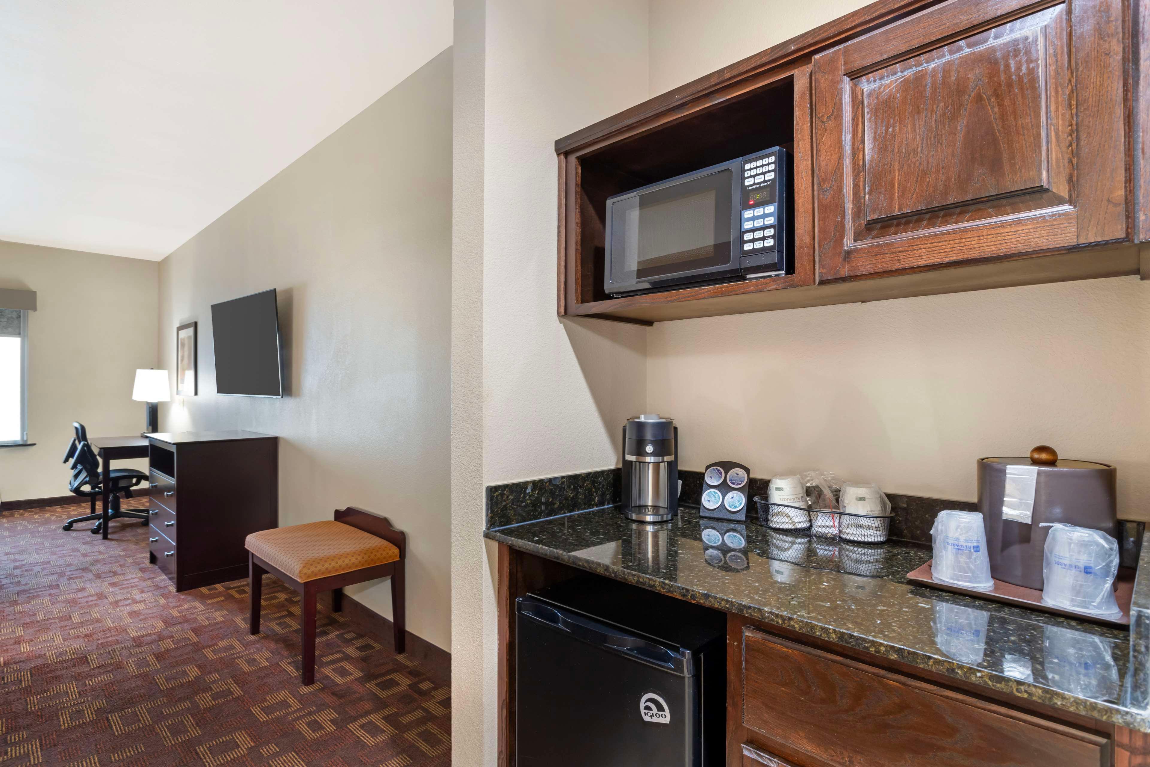 Double Accessible-two Queen Beds