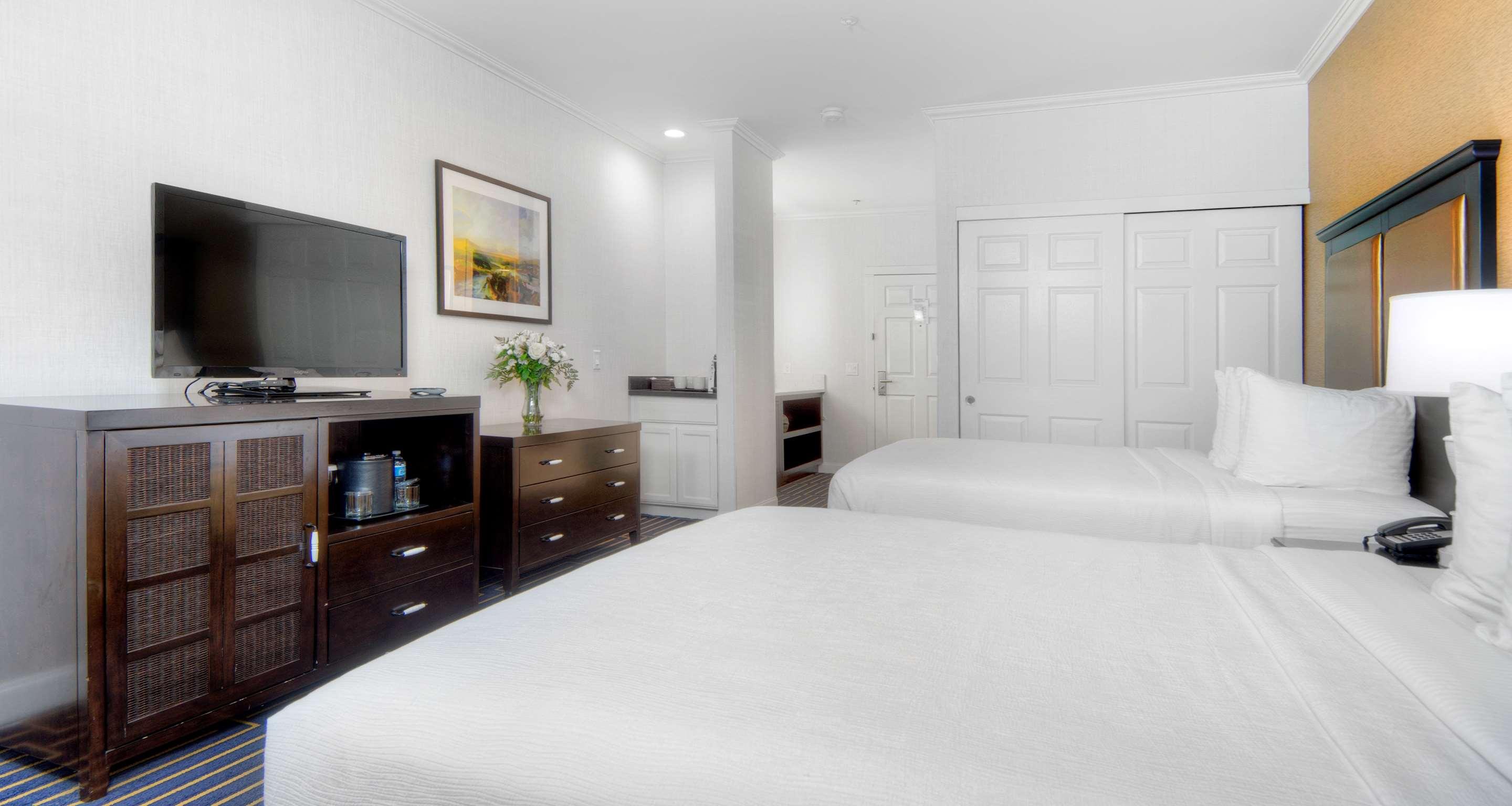 Suite Two Queen Beds