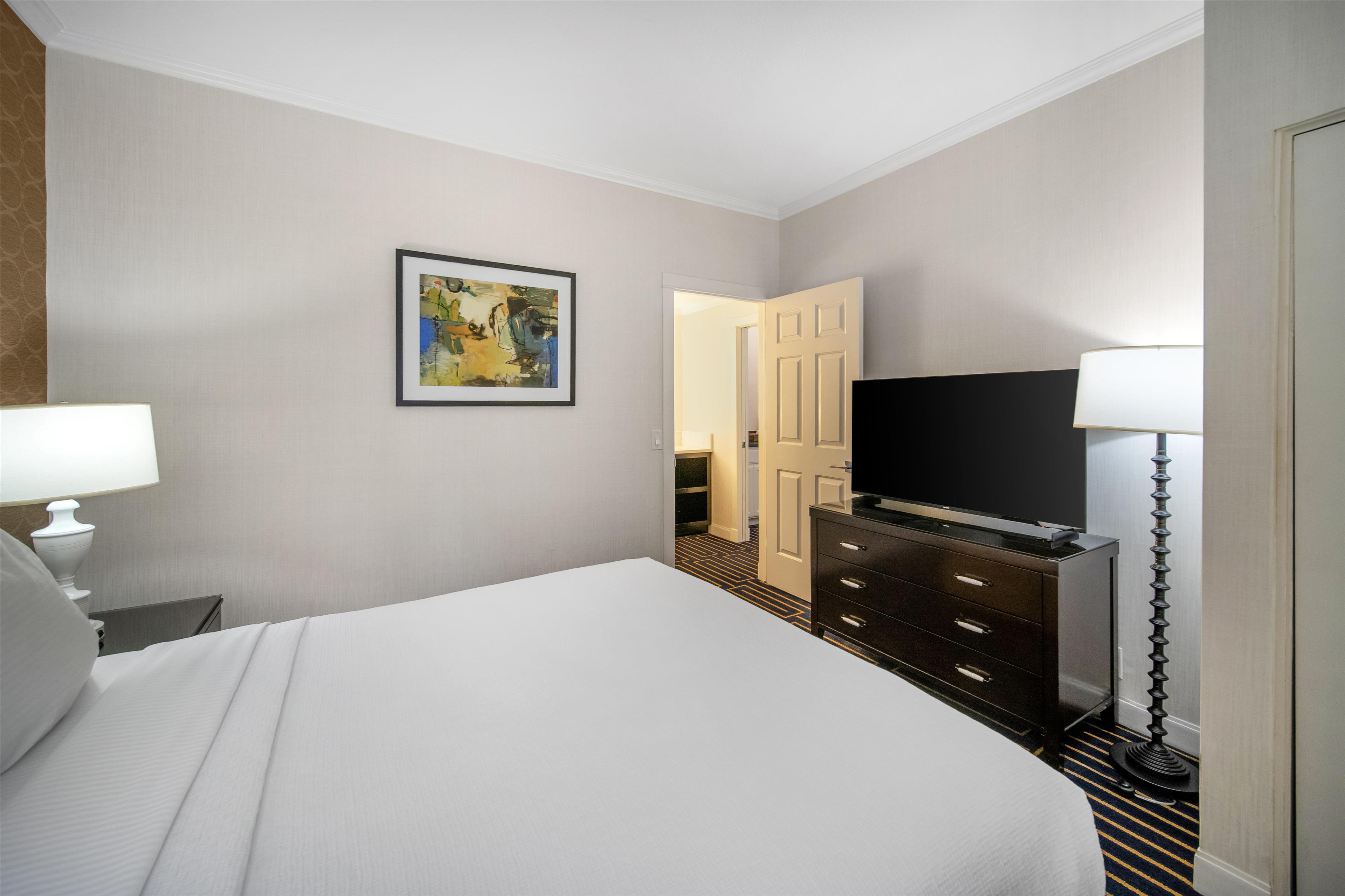 Suite Queen Size Bed