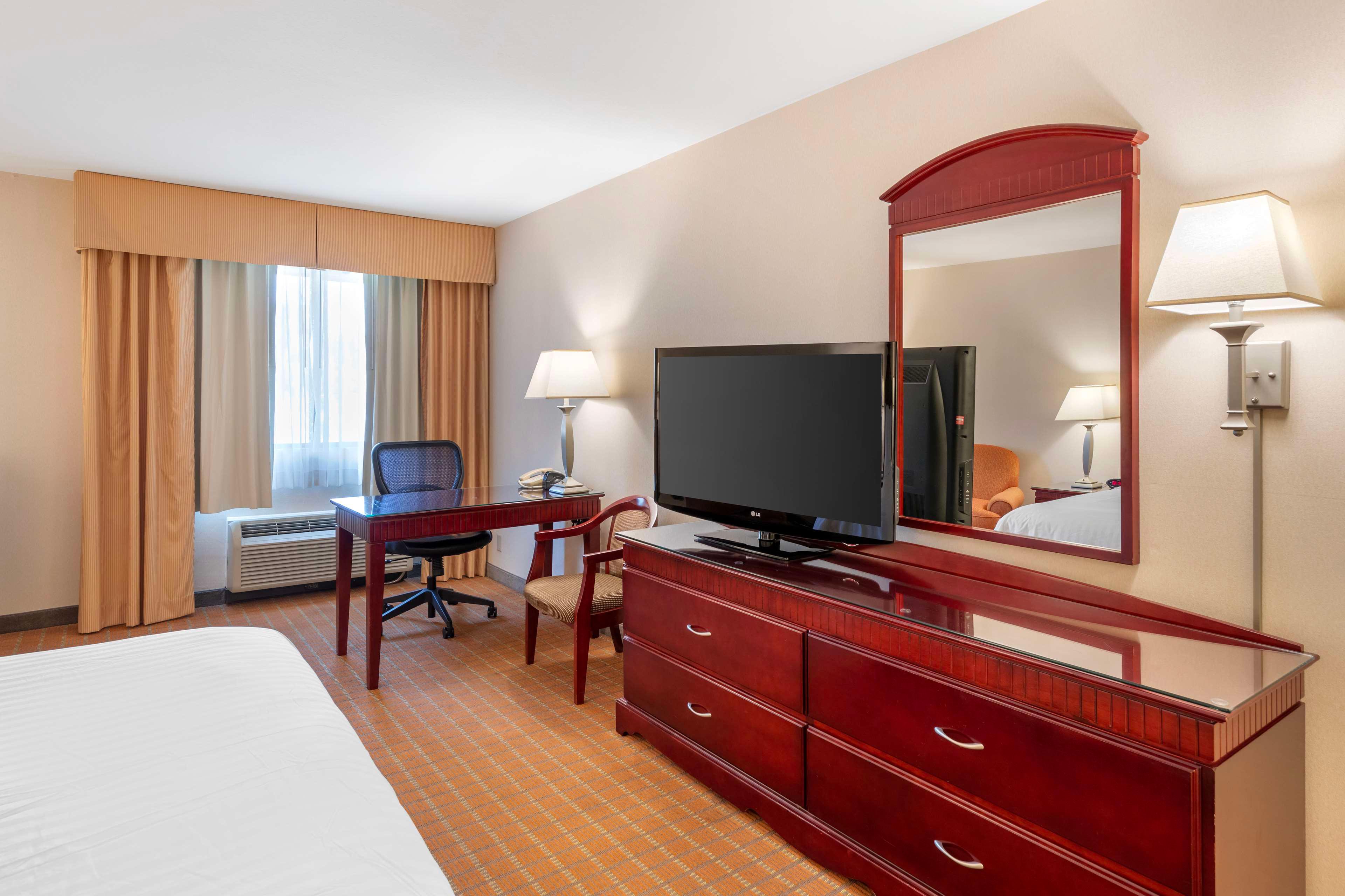 Room King Bed Non Smoking