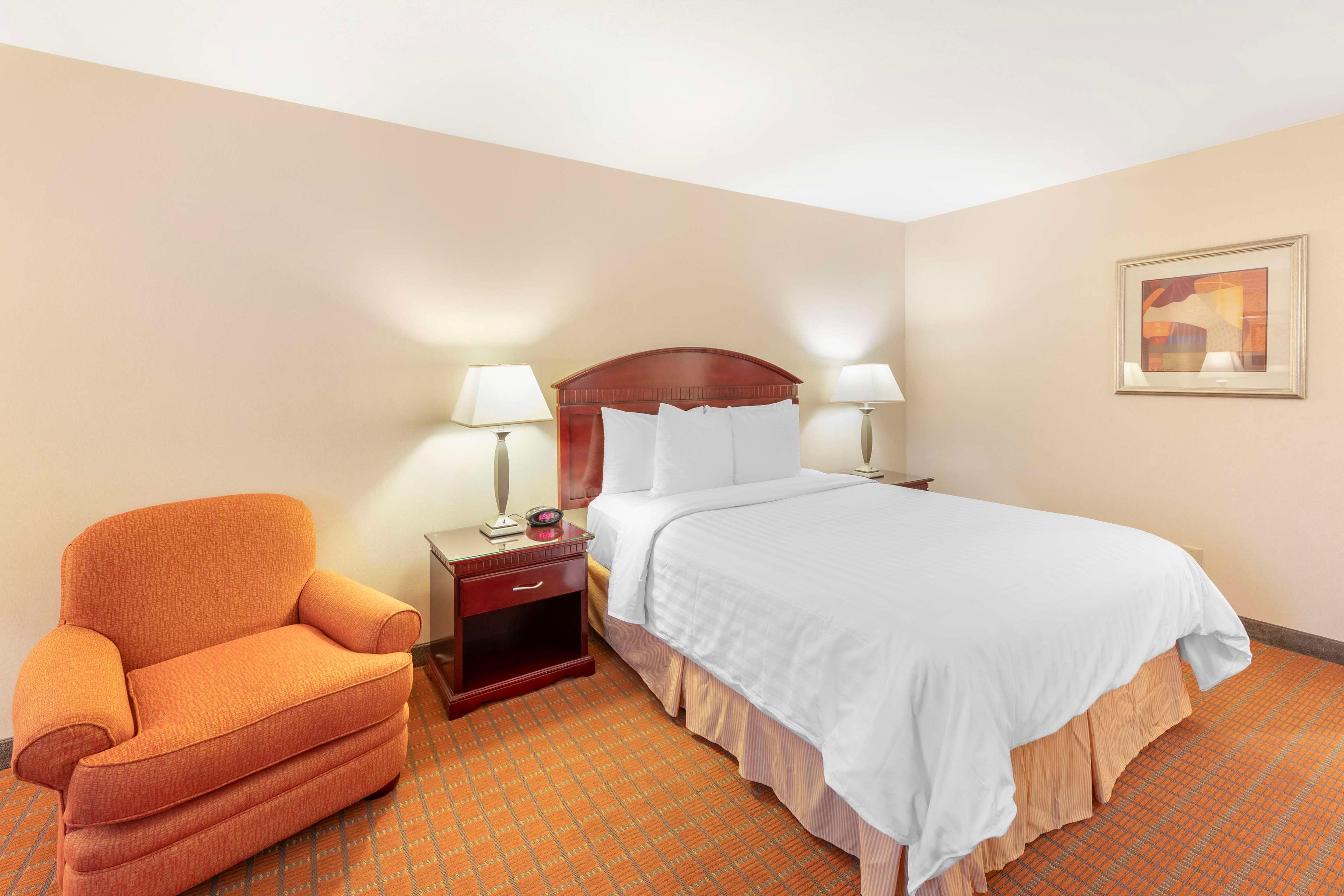 Room Queen Bed Non Smoking