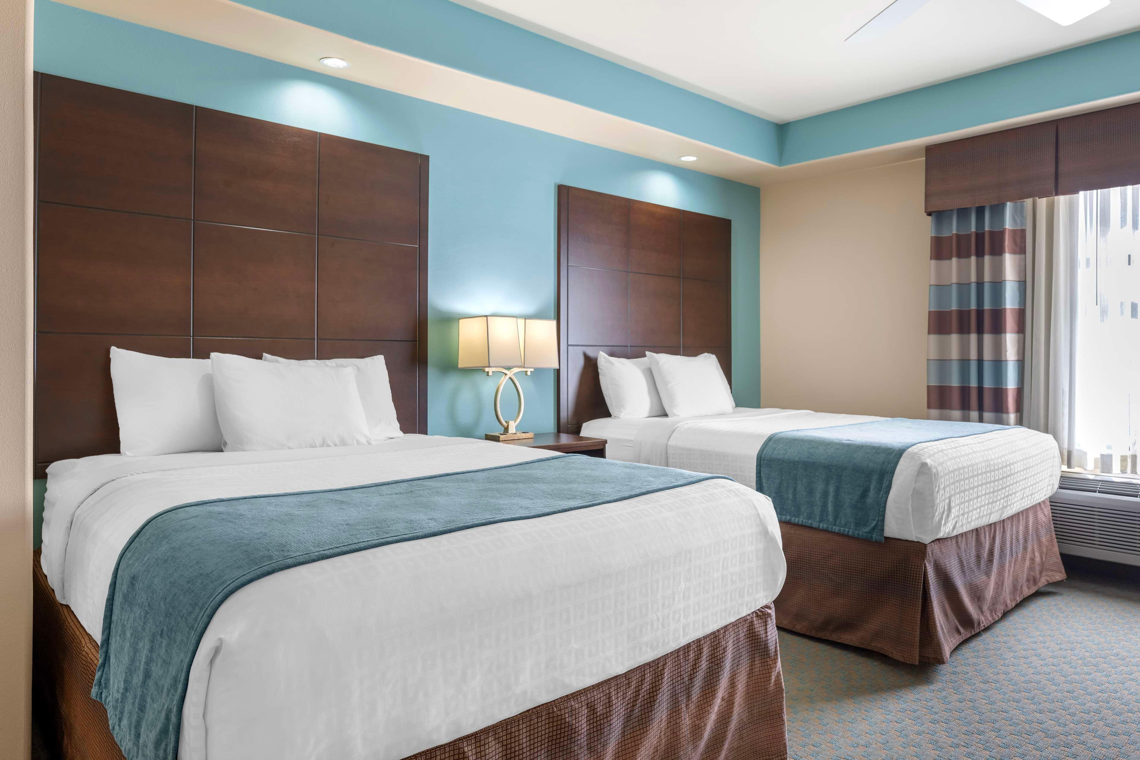 Suite Two Queen Beds