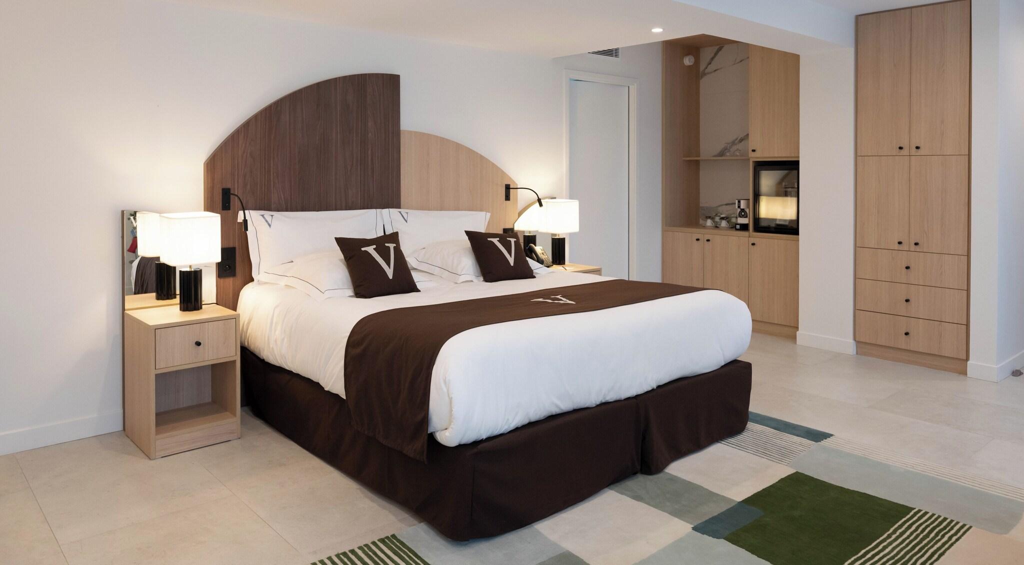 Suite Deluxe King Bed