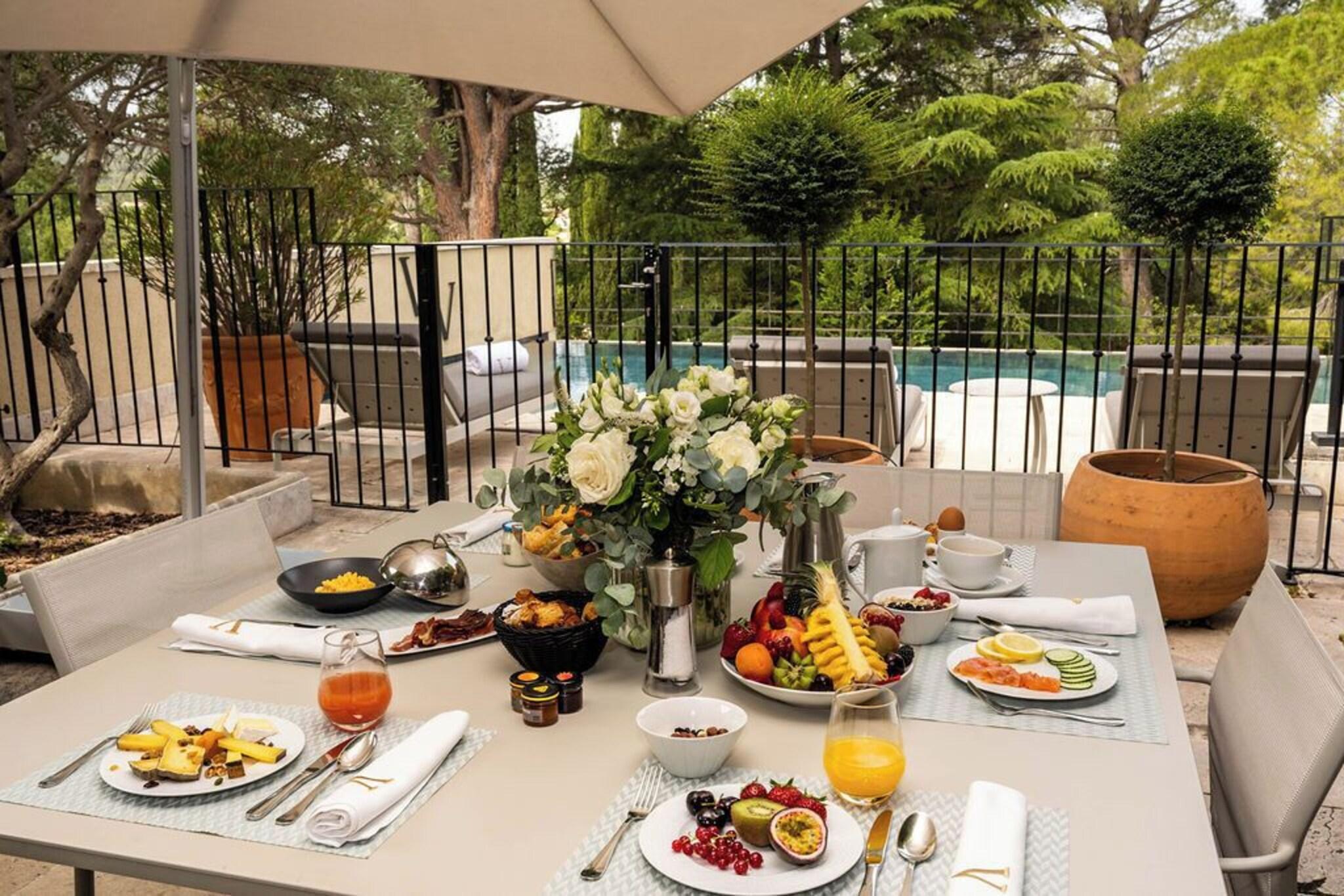 Suite with Private Pool