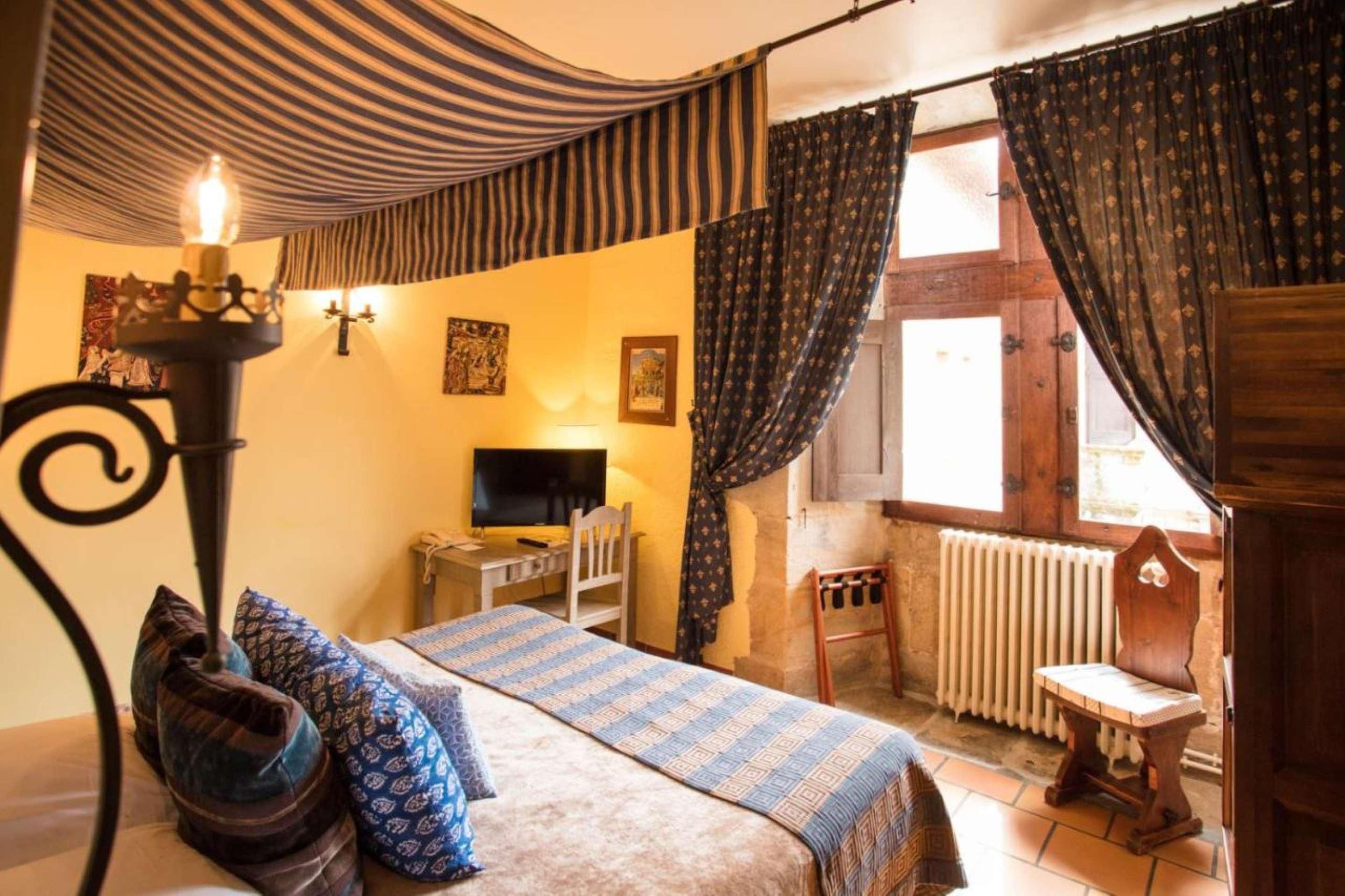 Double Queen Size Bed