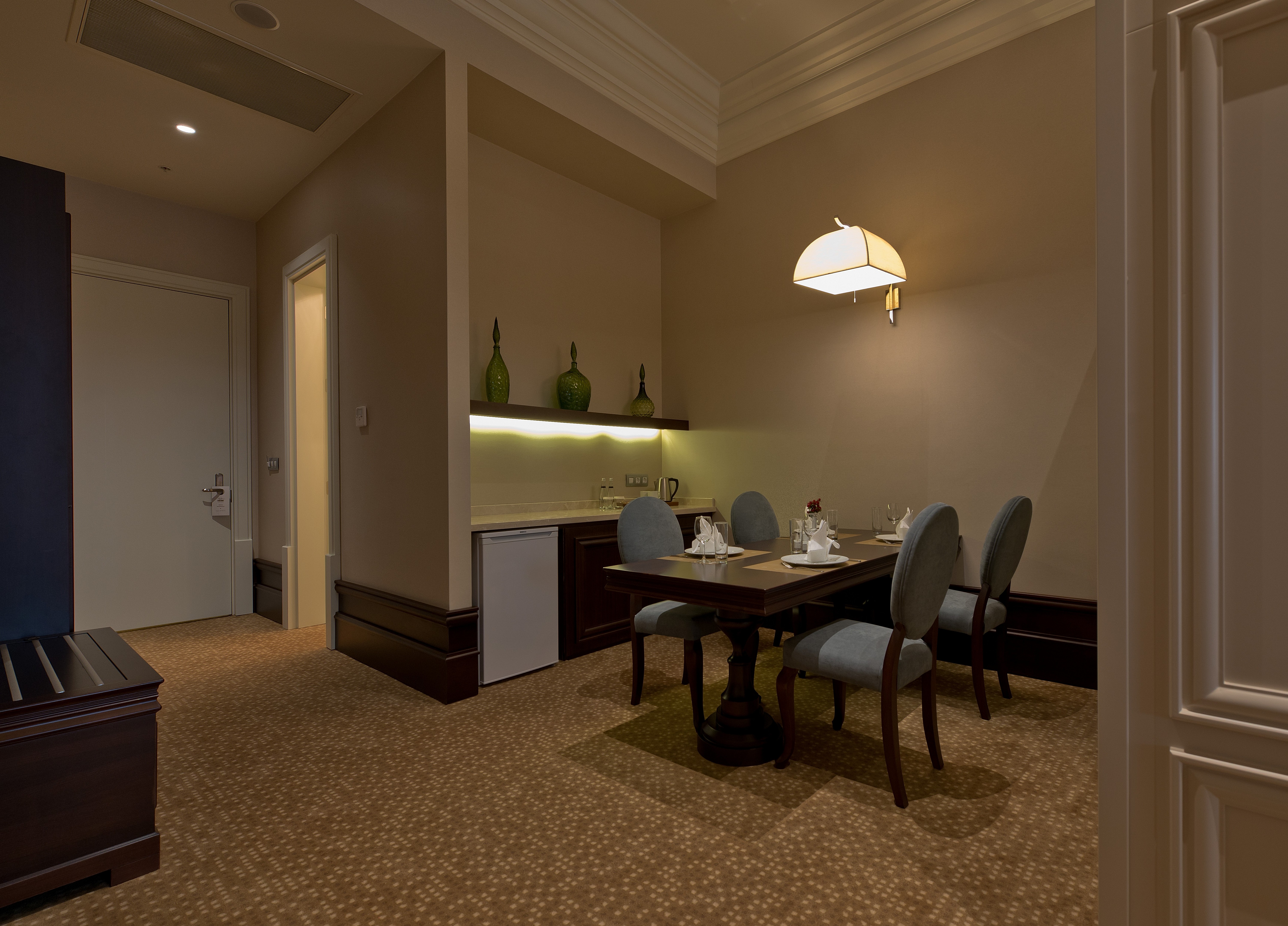 Family Room Capacity 2