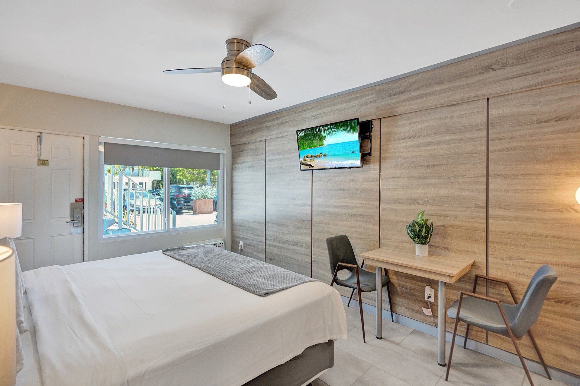 Room Premium King Bed