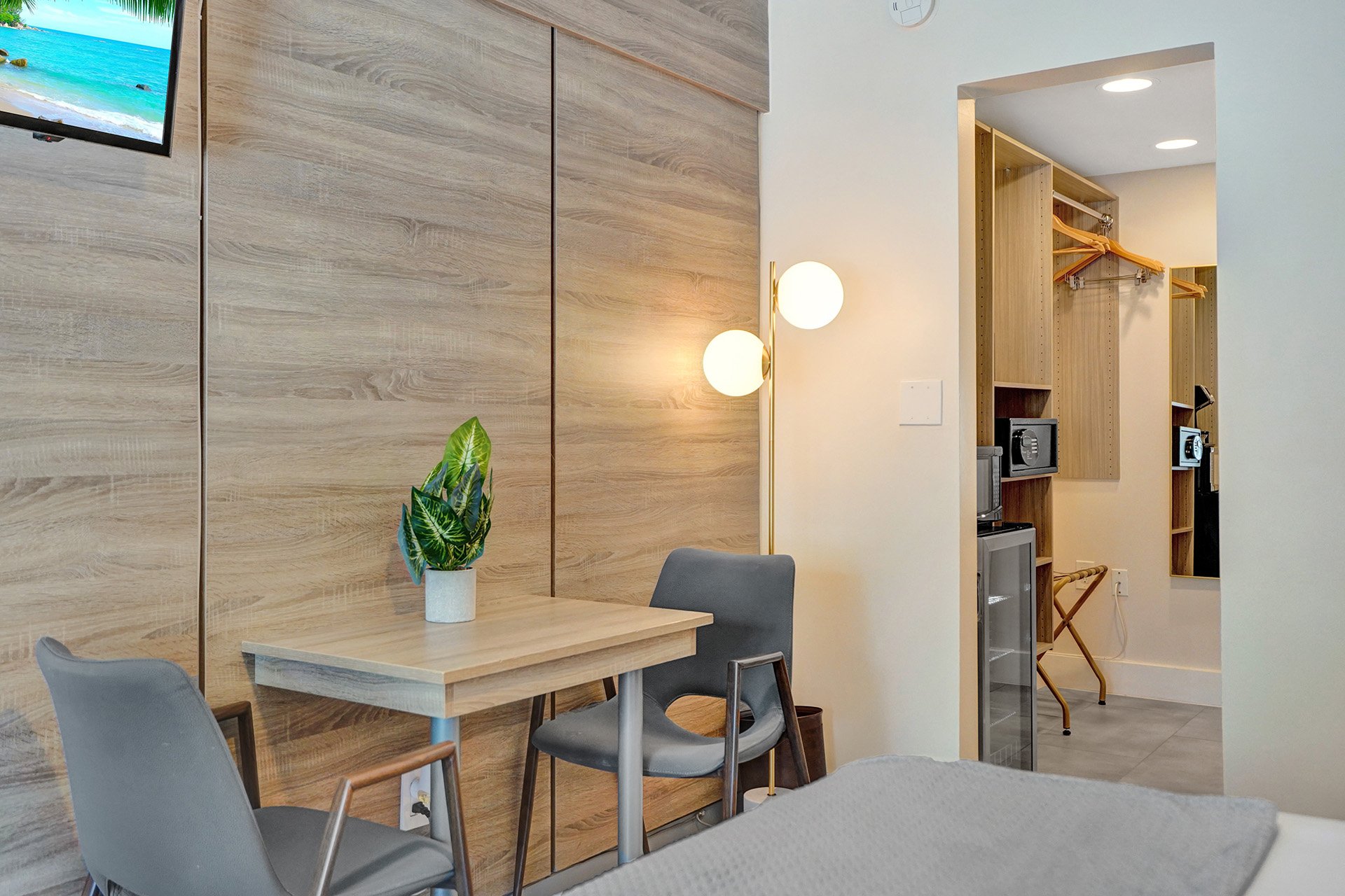 Room Premium King Bed