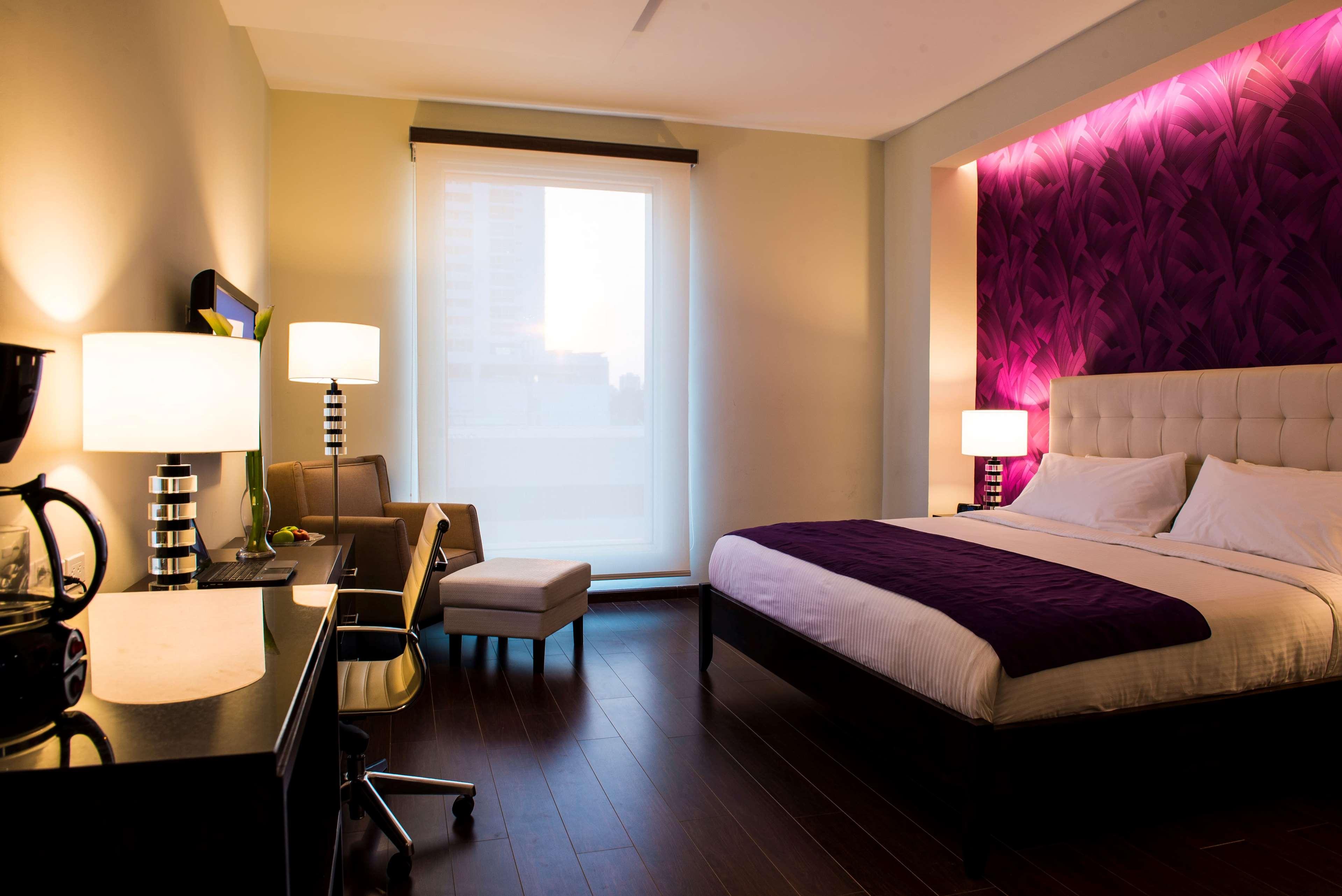 Double King Bed Non Smoking