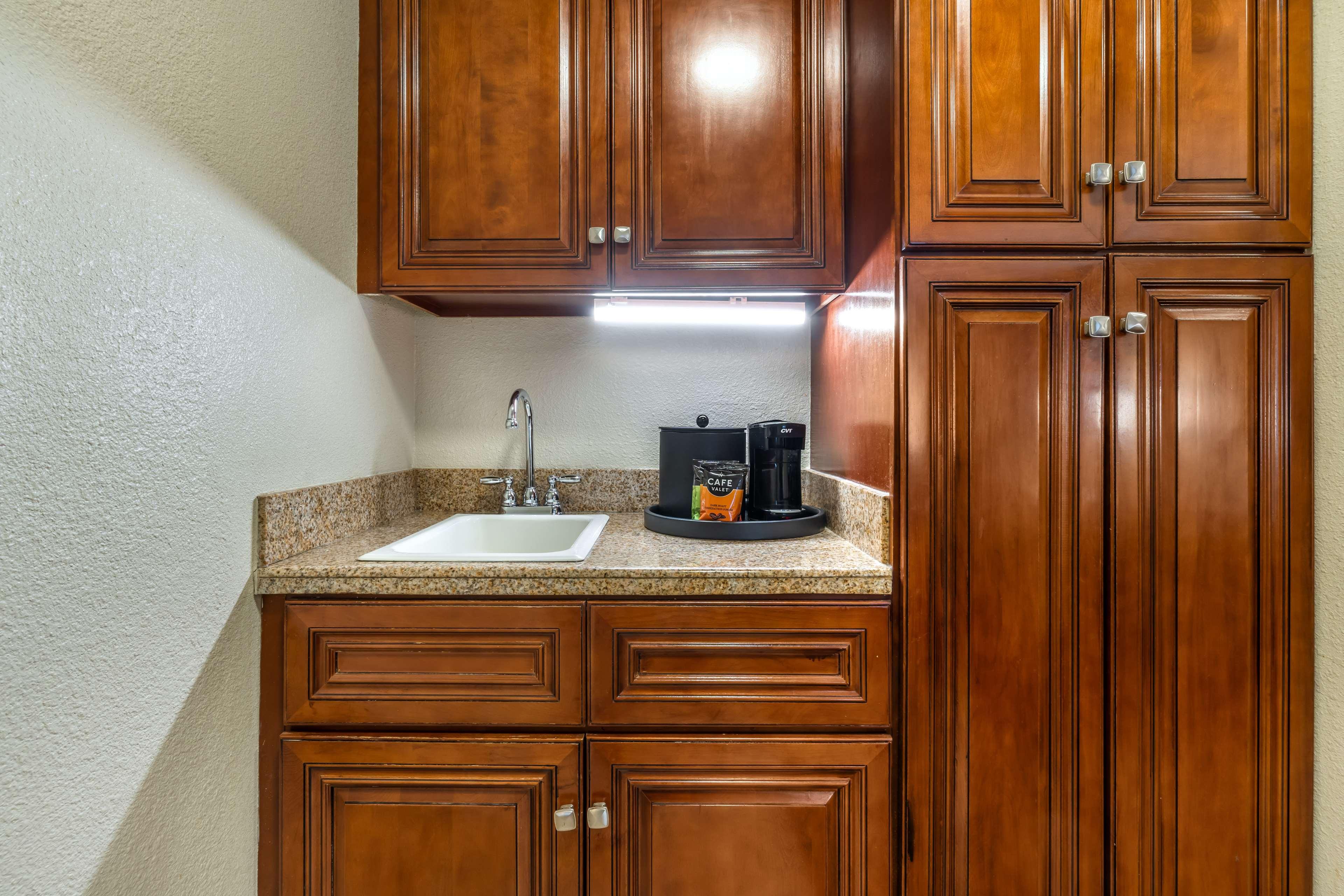 Quadruple Two Queen Beds