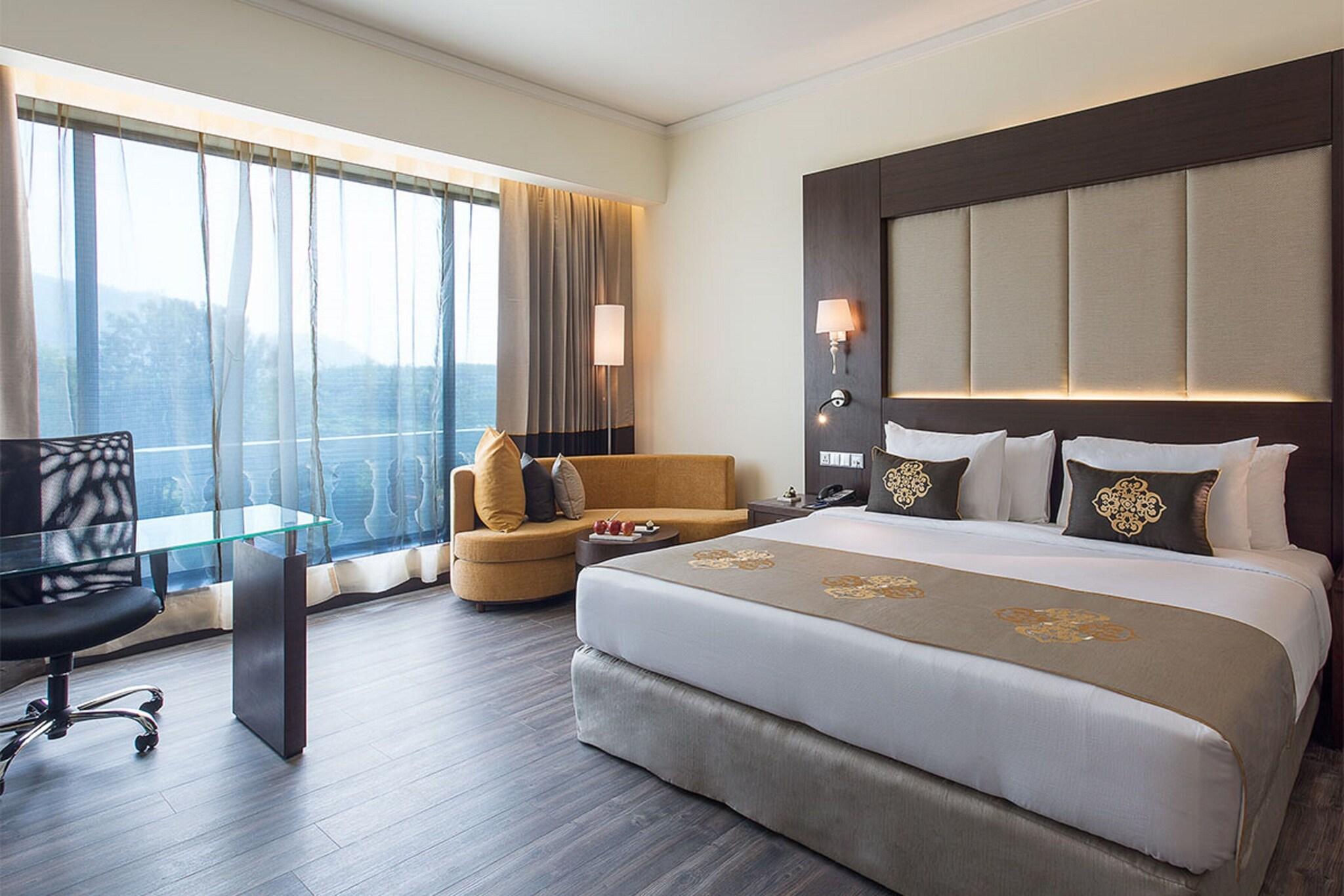 Double Deluxe with Views