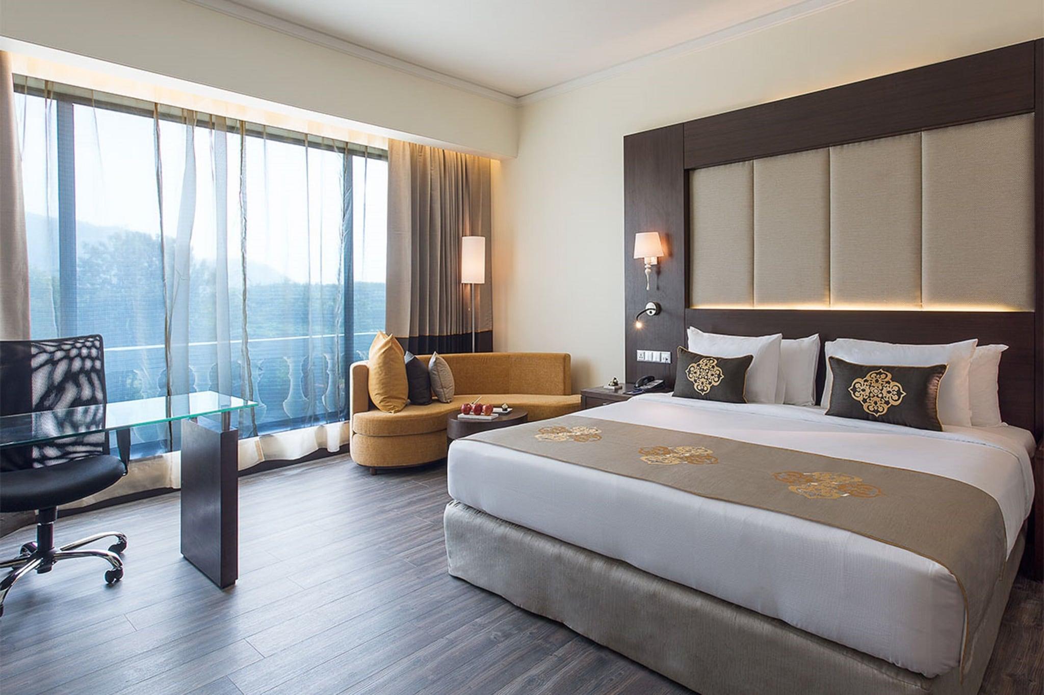 Double Deluxe with Views