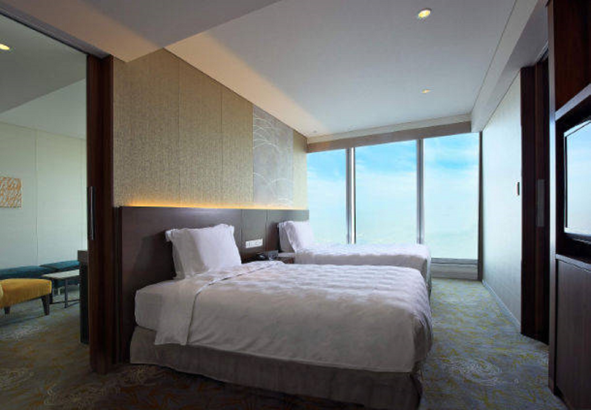 Junior Suite City View Two Beds