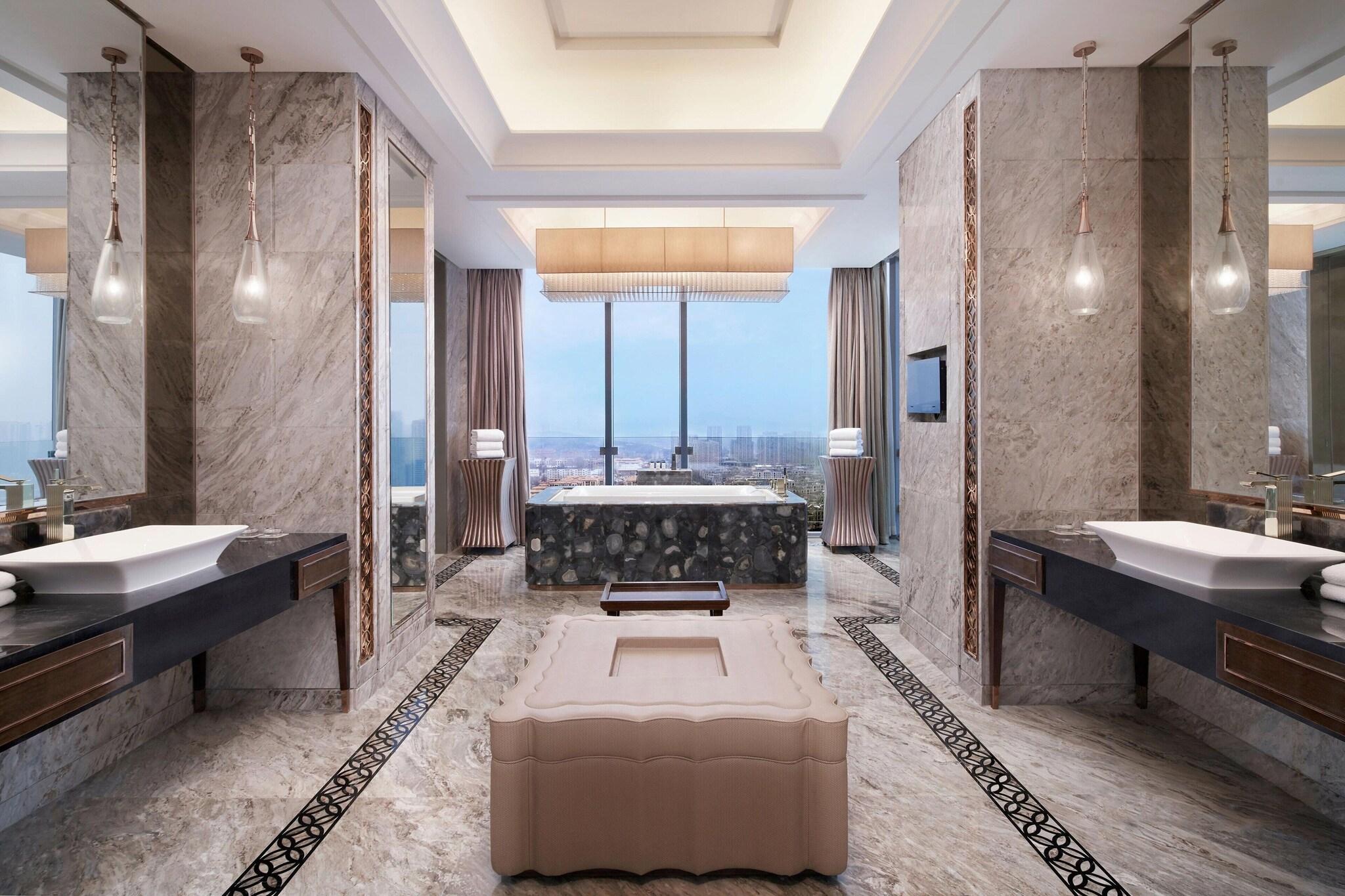 Suite Presidential with Views