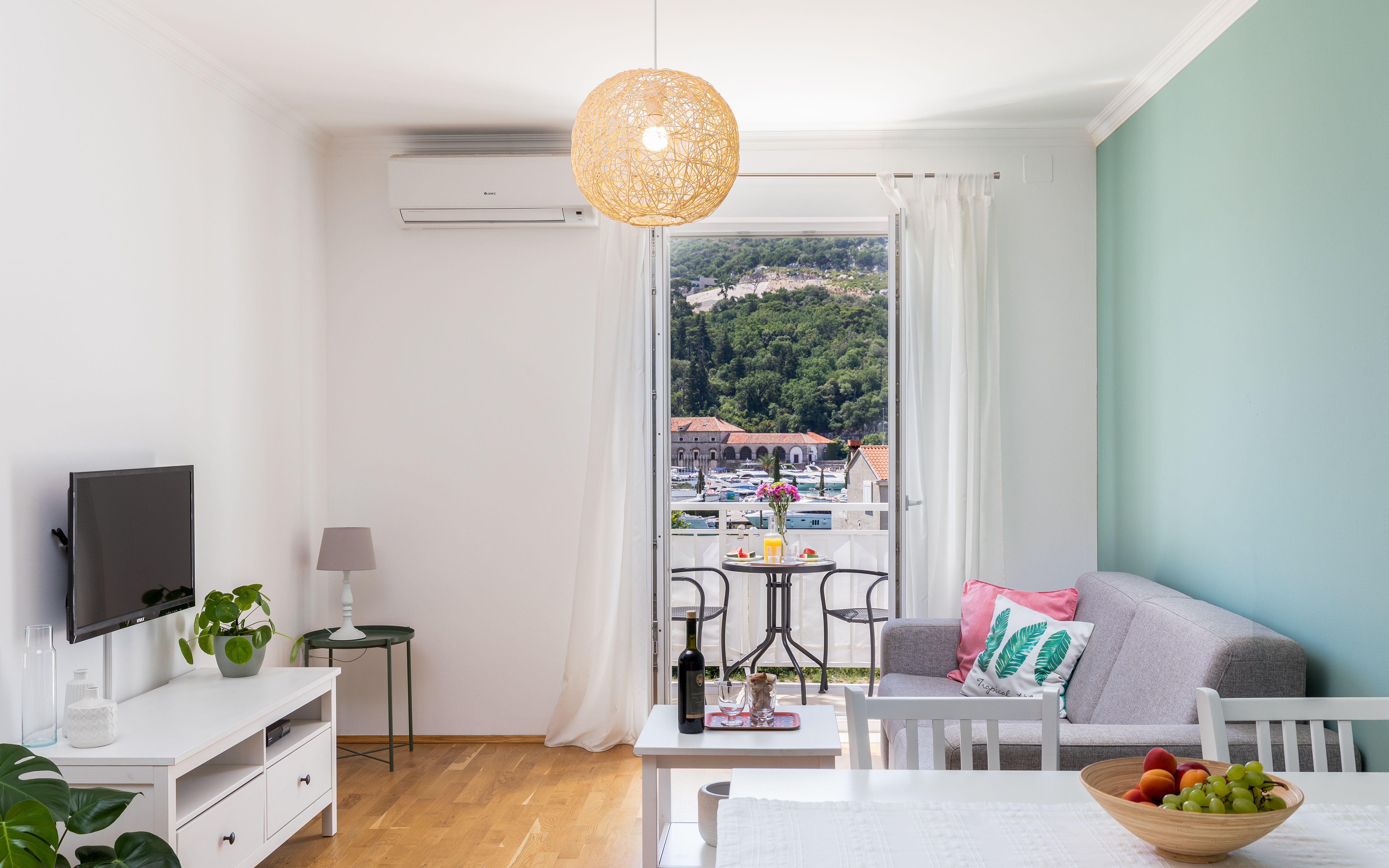 Apartment with Balcony