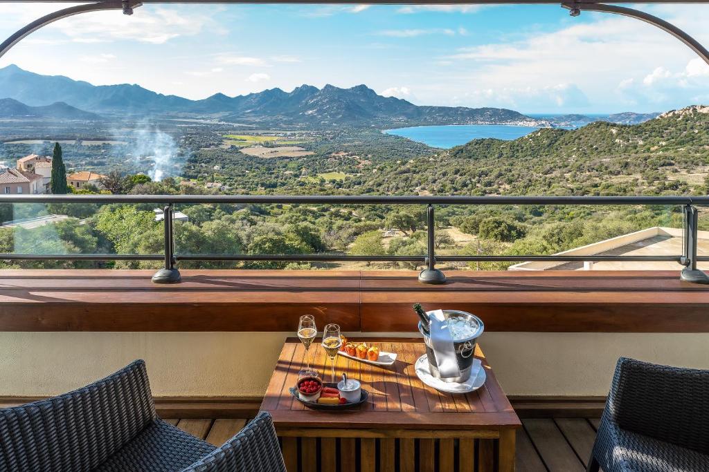 Double Deluxe Sea View with Balcony