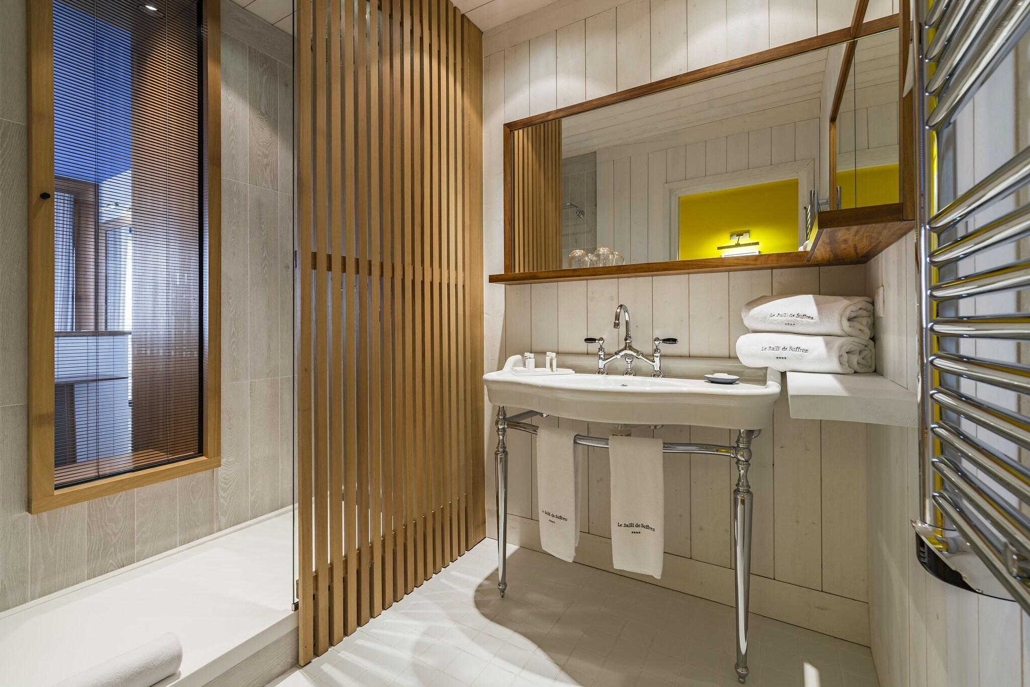 Twin Sea View with Balcony