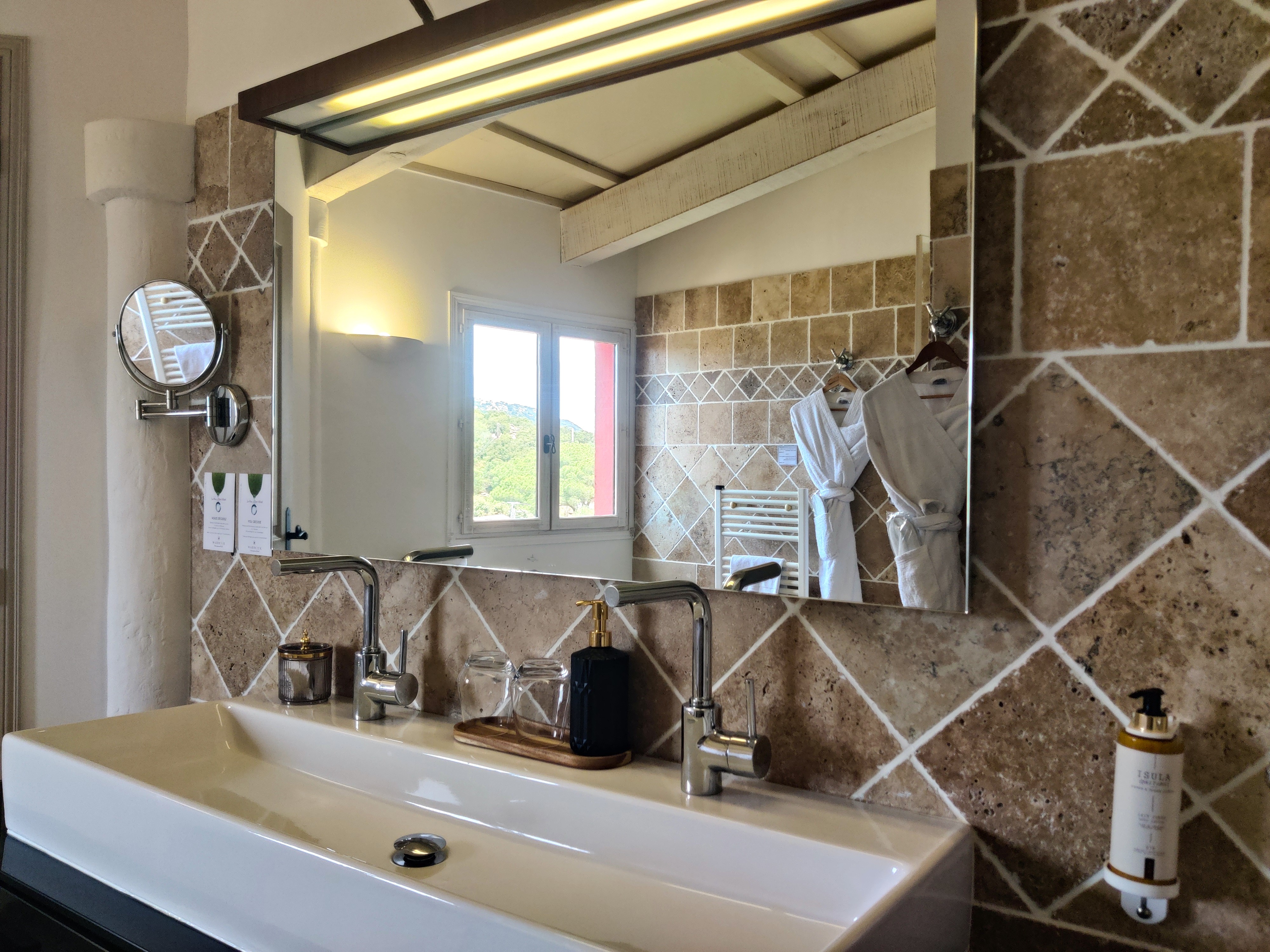 Suite Two Bedrooms One Bathroom